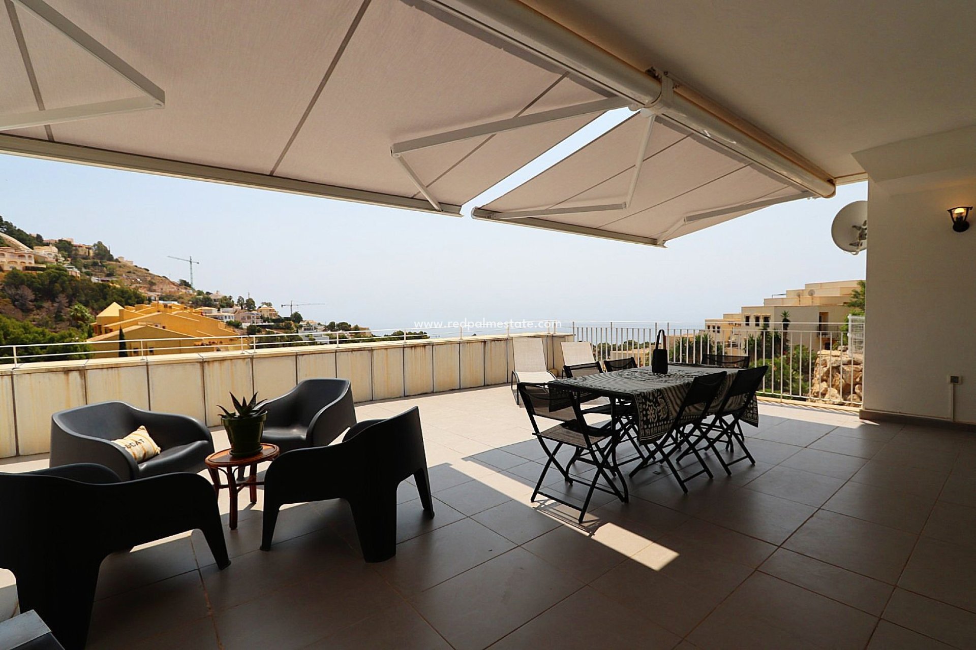 Resale - Apartments -
Altea