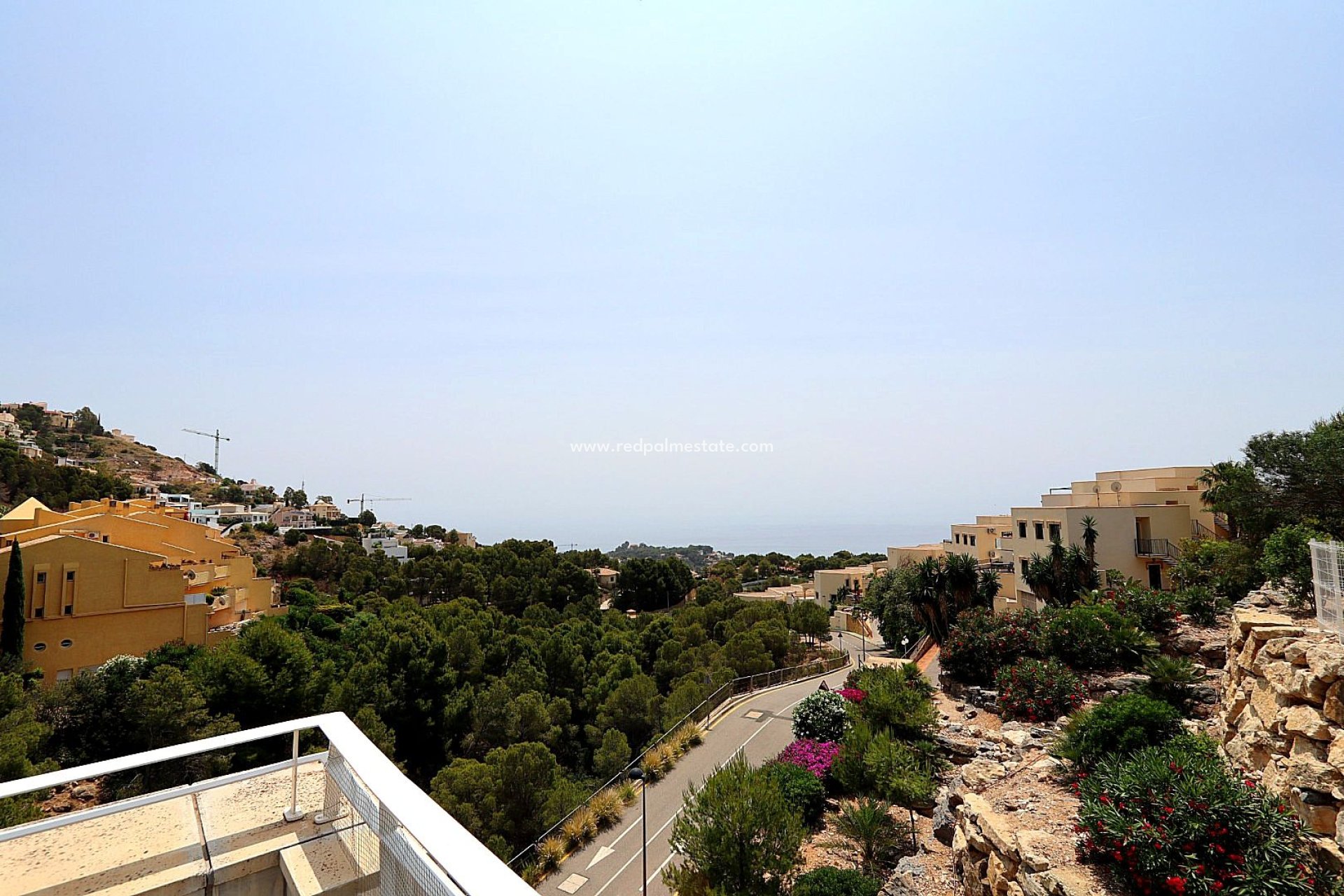 Resale - Apartments -
Altea