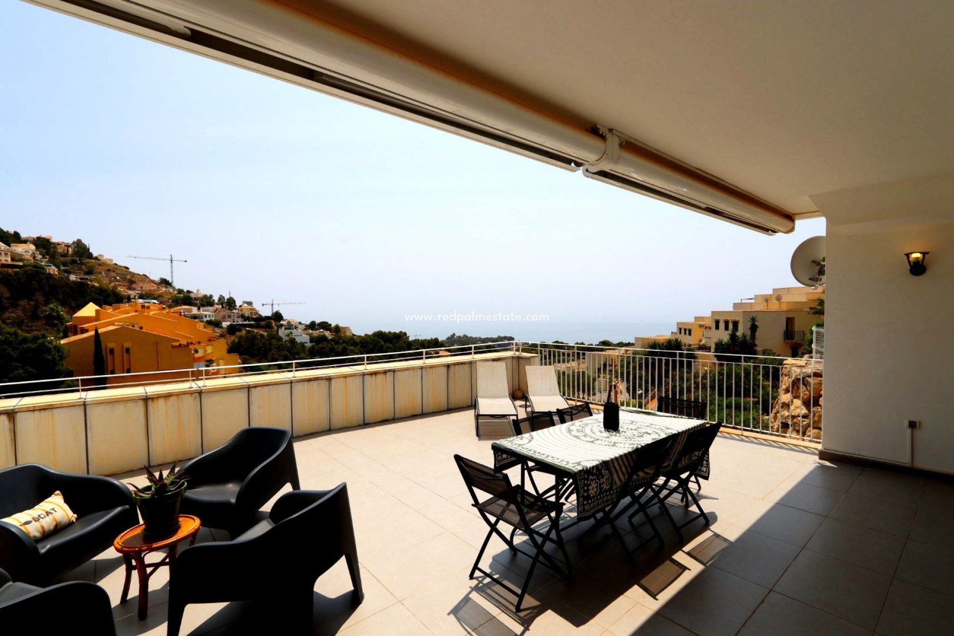 Resale - Apartments -
Altea