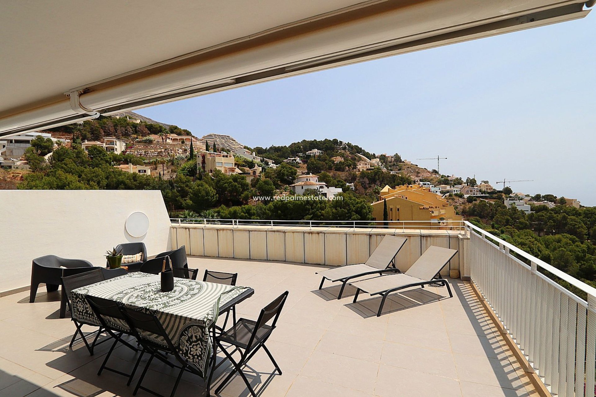 Resale - Apartments -
Altea