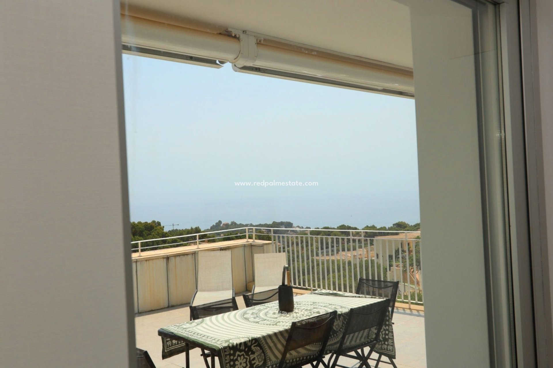 Resale - Apartments -
Altea