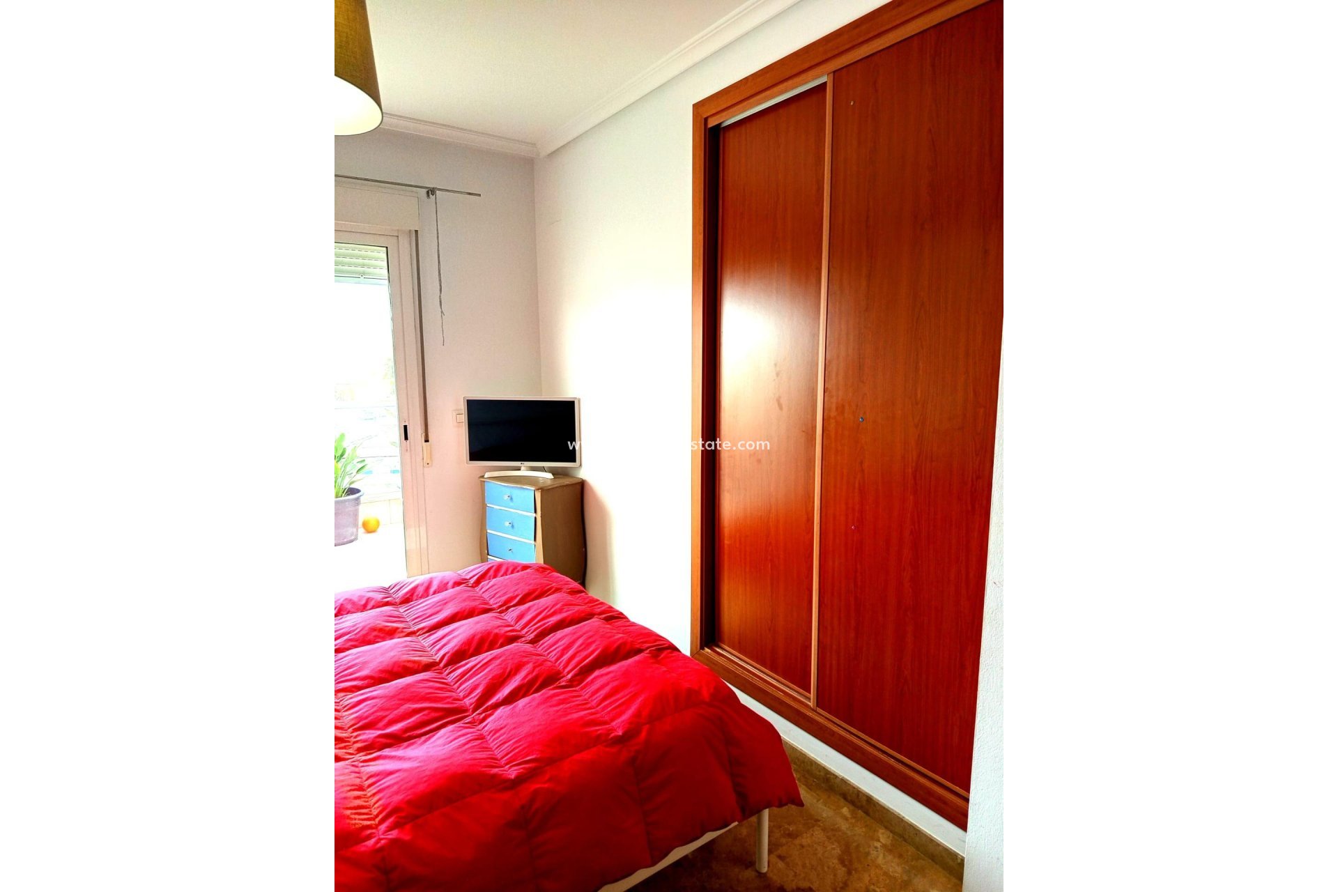 Resale - Apartments -
Denia