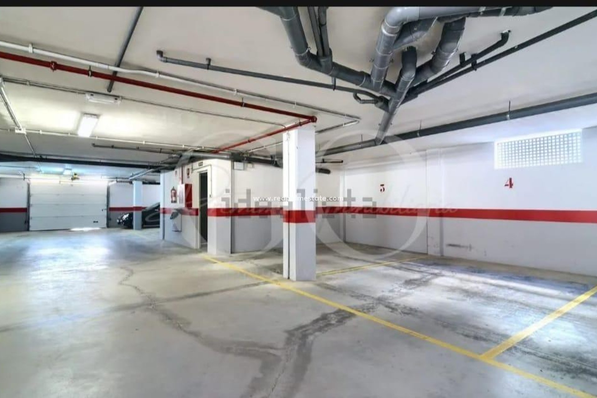 Resale - Apartments -
Denia