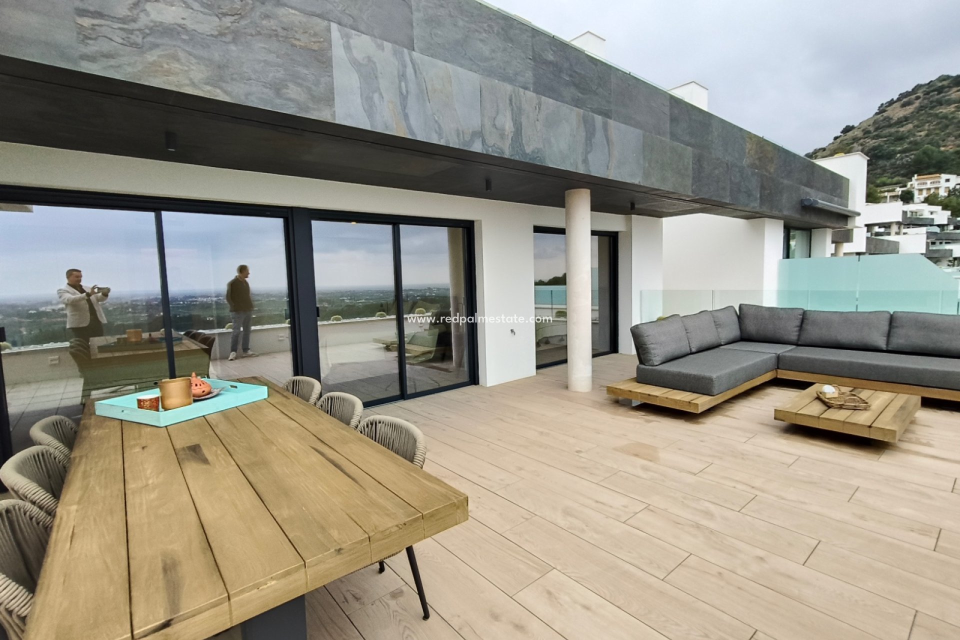 Resale - Apartments -
Denia