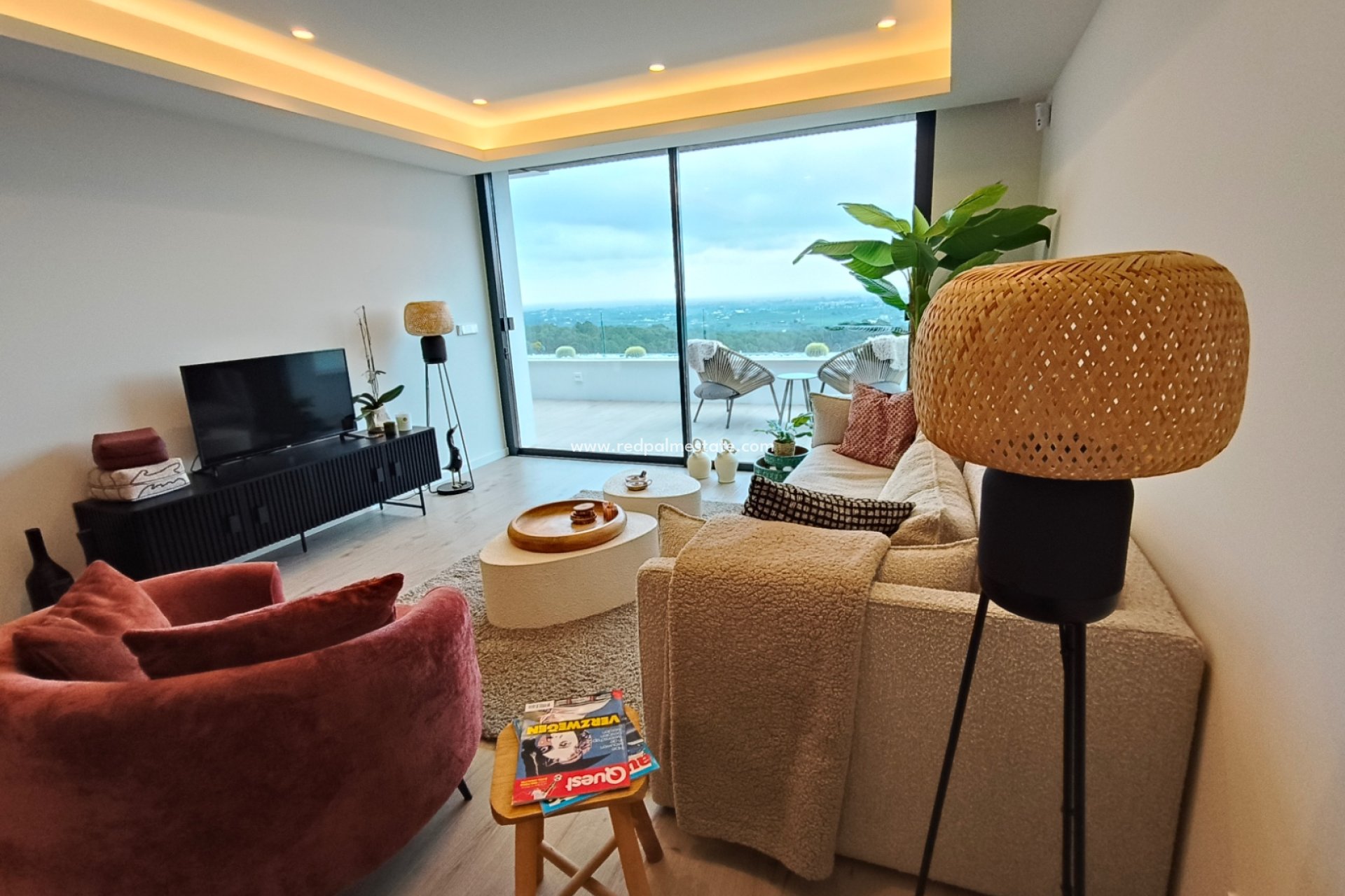 Resale - Apartments -
Denia