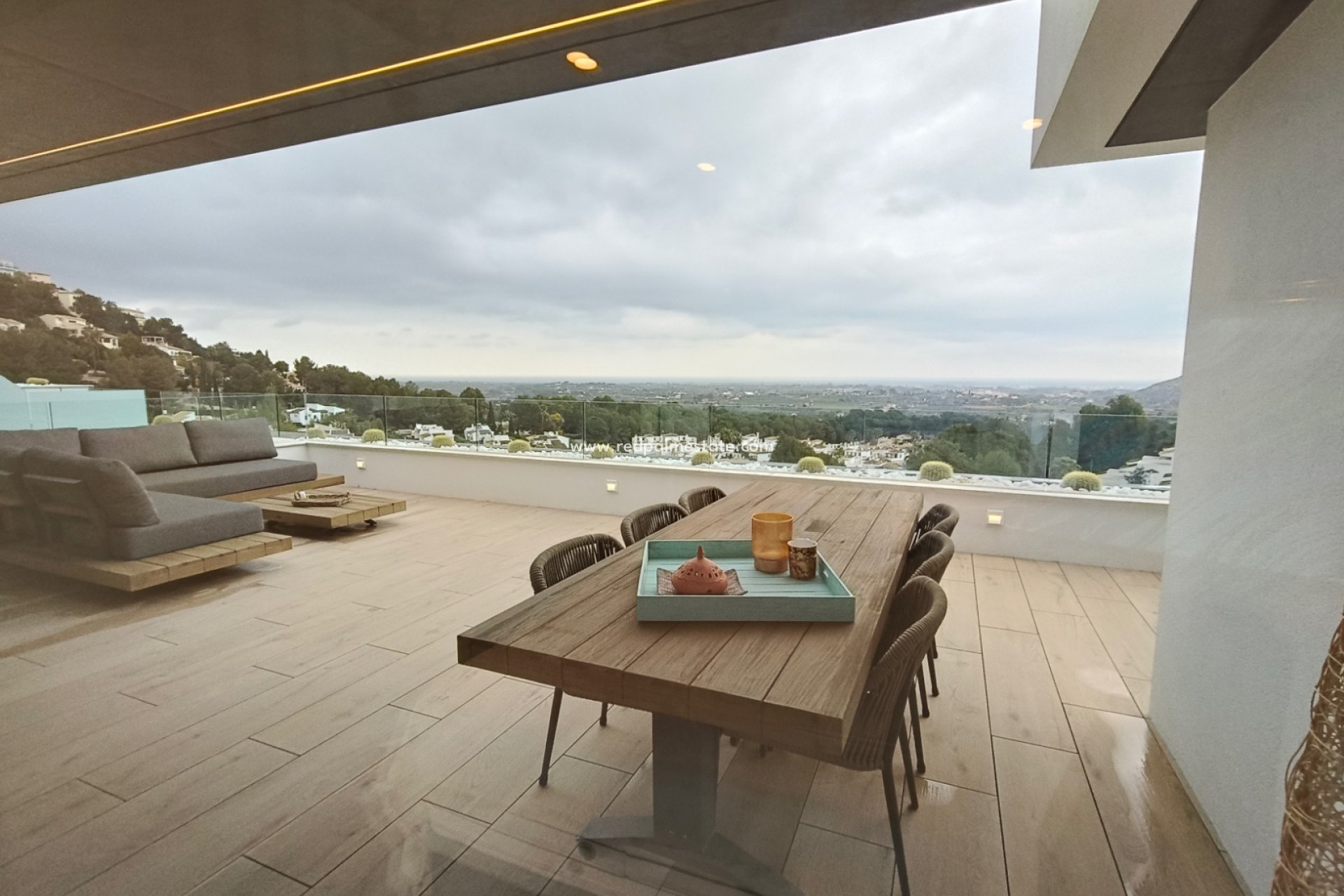 Resale - Apartments -
Denia