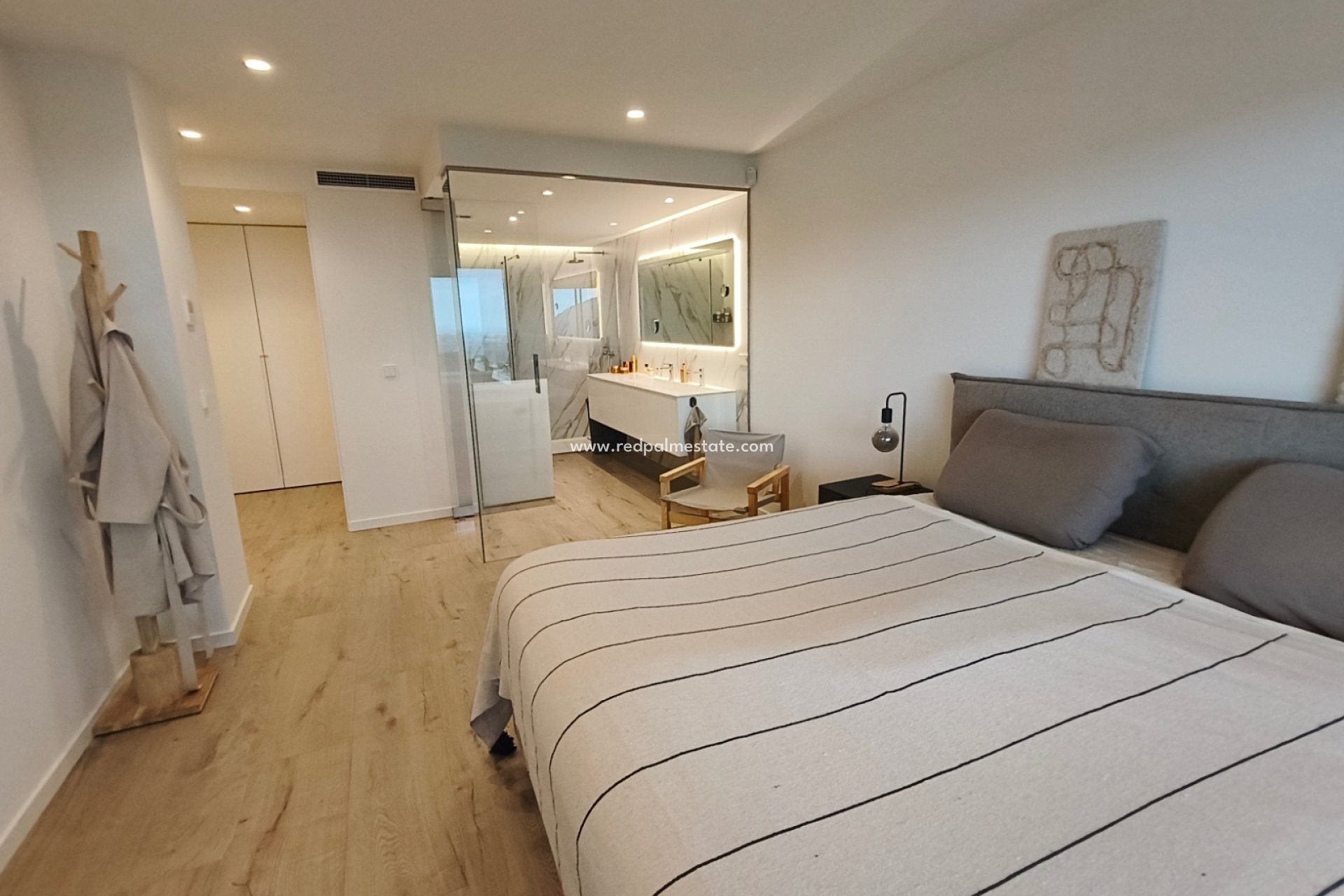 Resale - Apartments -
Denia