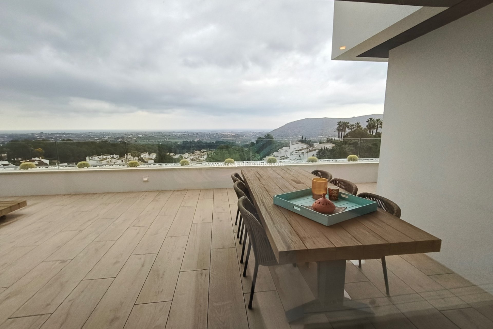 Resale - Apartments -
Denia