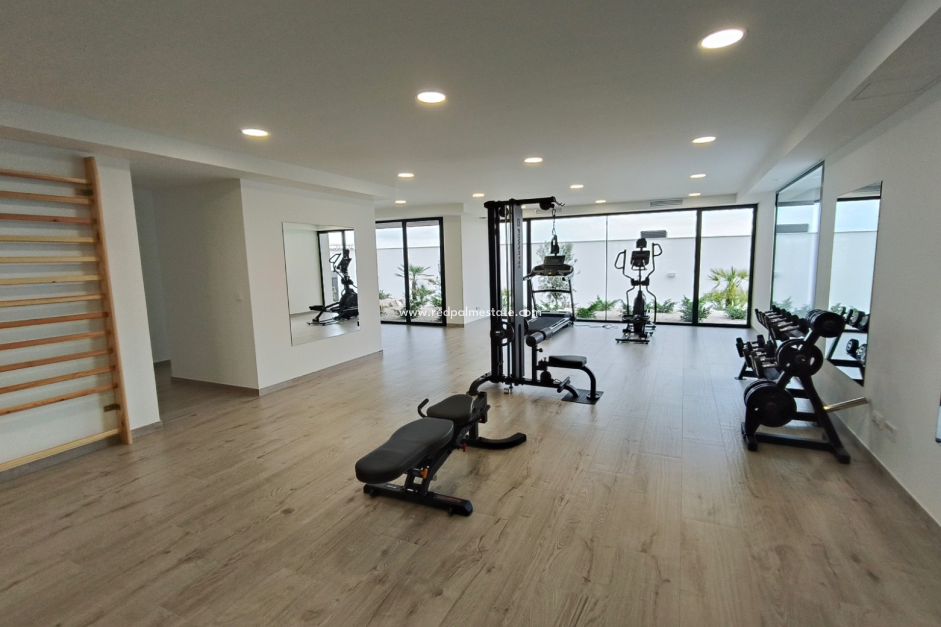 Resale - Apartments -
Denia