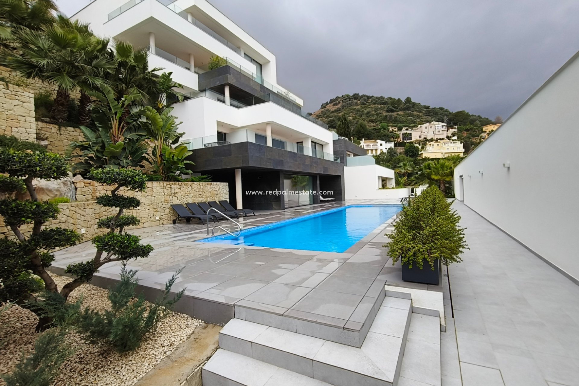 Resale - Apartments -
Denia