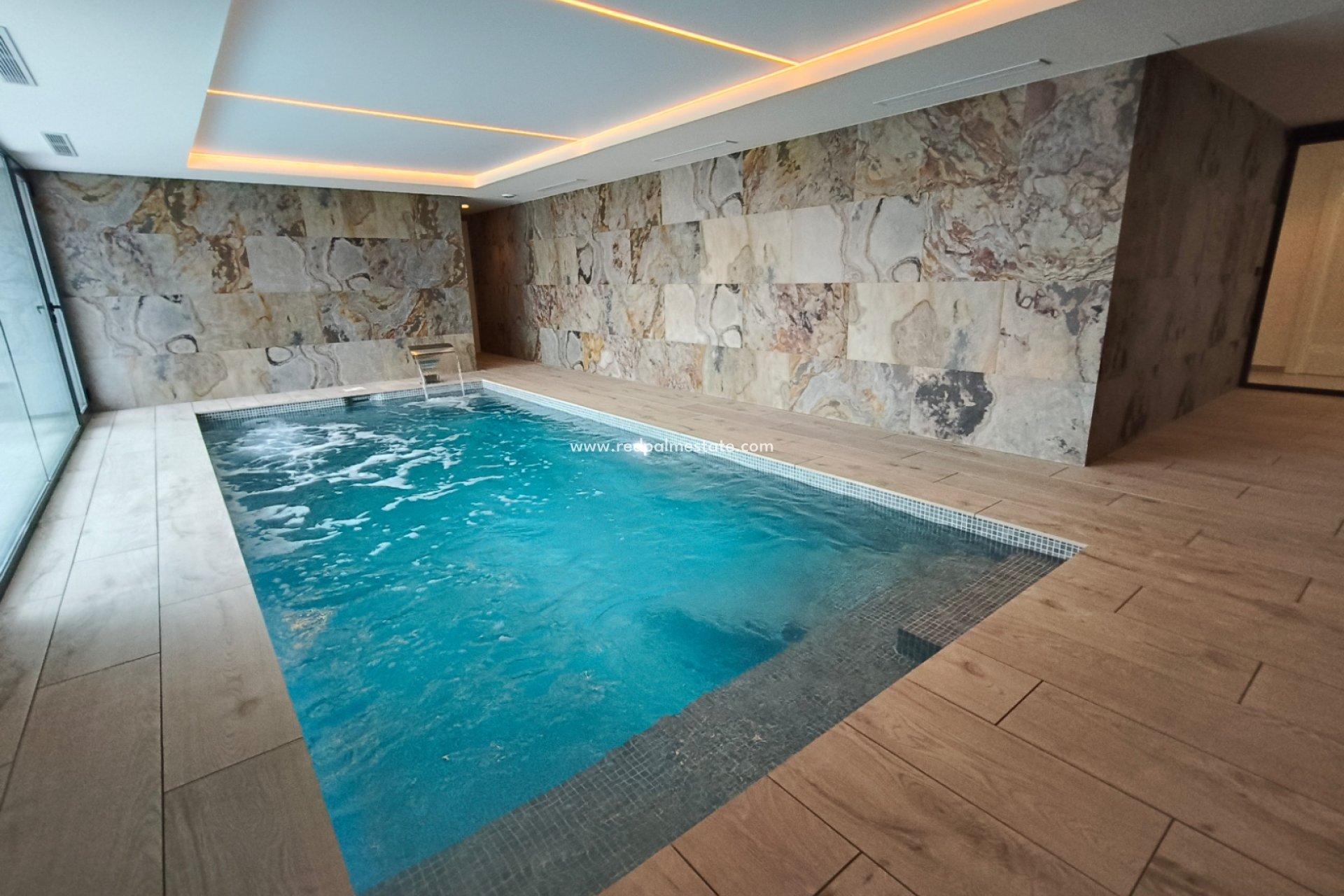 Resale - Apartments -
Denia