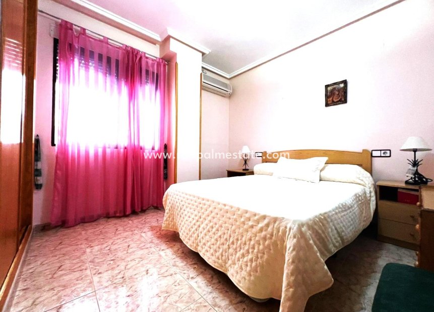 Resale - Apartments -
Guardamar del Segura - Pueblo