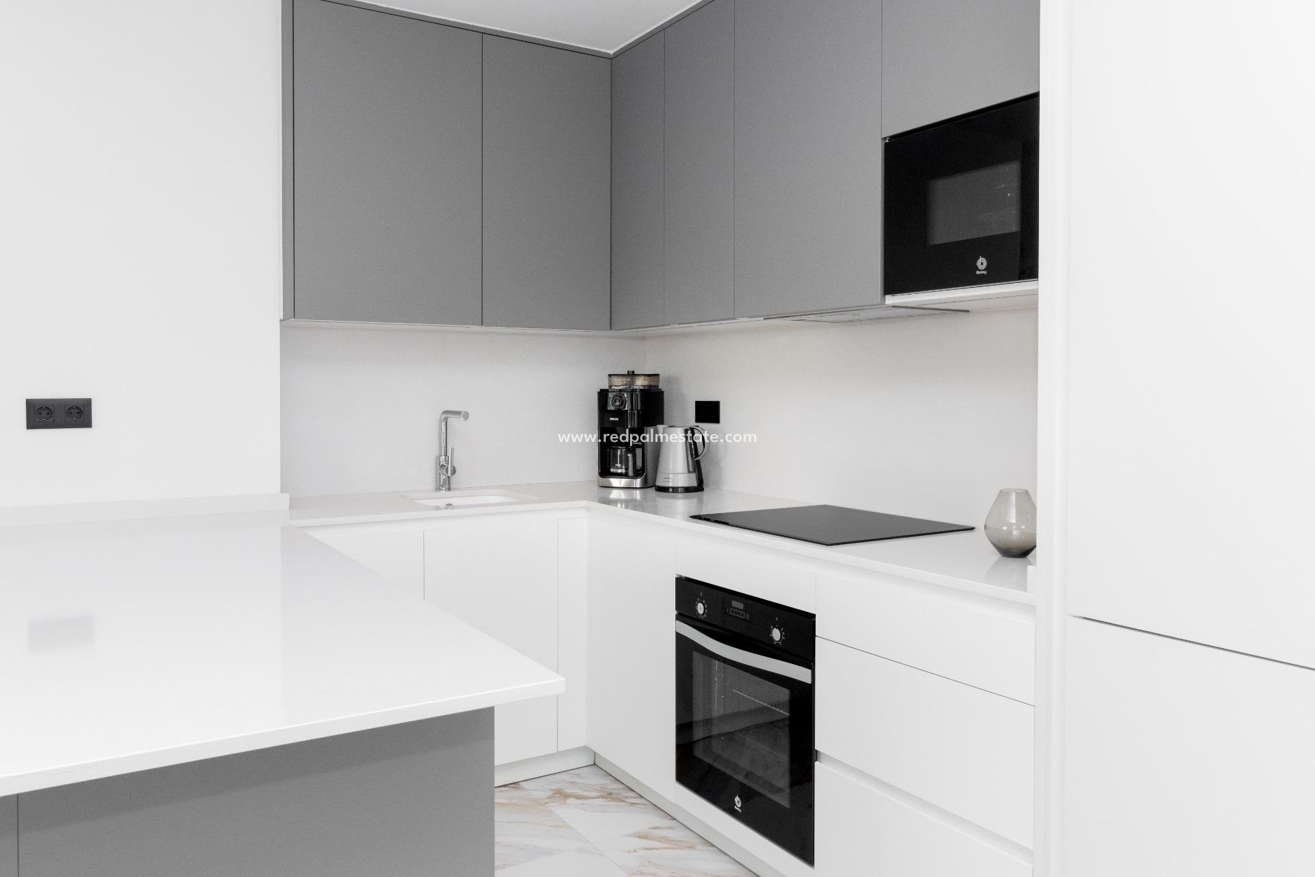 Resale - Apartments -
Guardamar del Segura - Pueblo