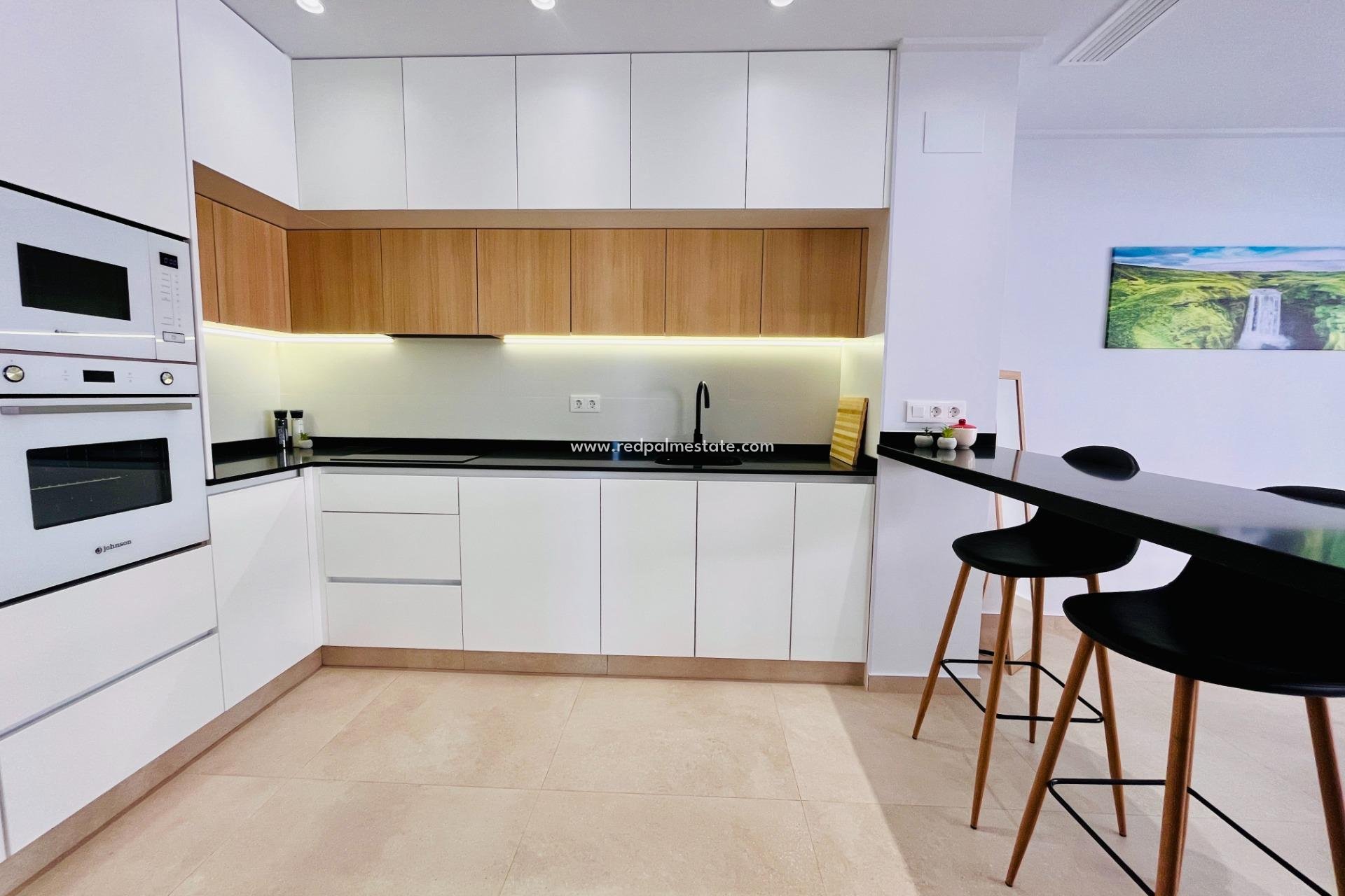 Resale - Apartments -
Guardamar del Segura - Puerto Deportivo