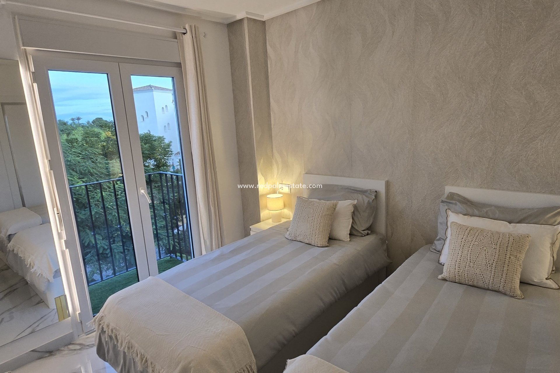 Resale - Apartments -
Hacienda Riquelme Golf Resort - Inland