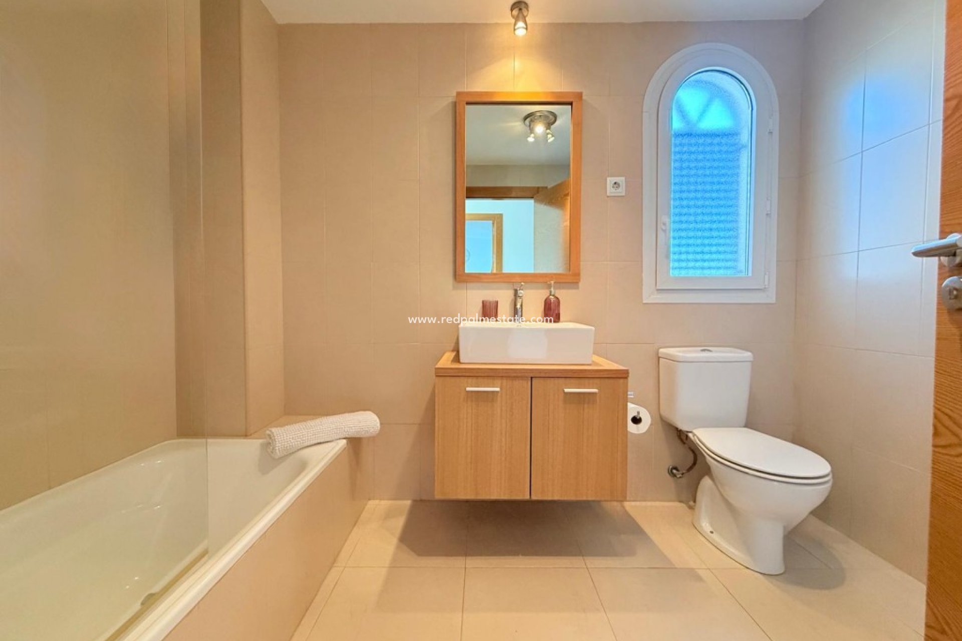 Resale - Apartments -
Hacienda Riquelme Golf Resort - Inland