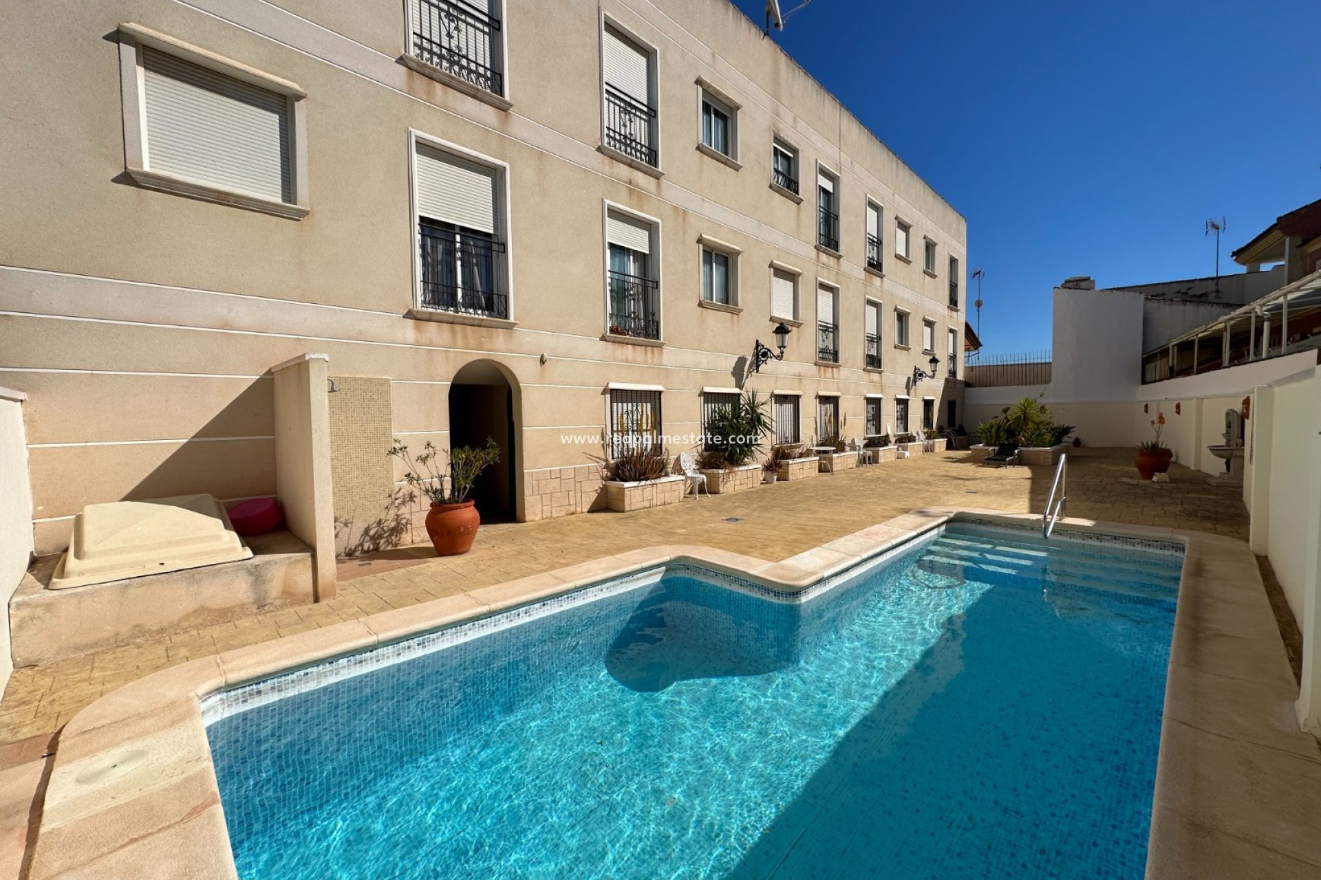 Resale - Apartments -
Jacarilla - Inland