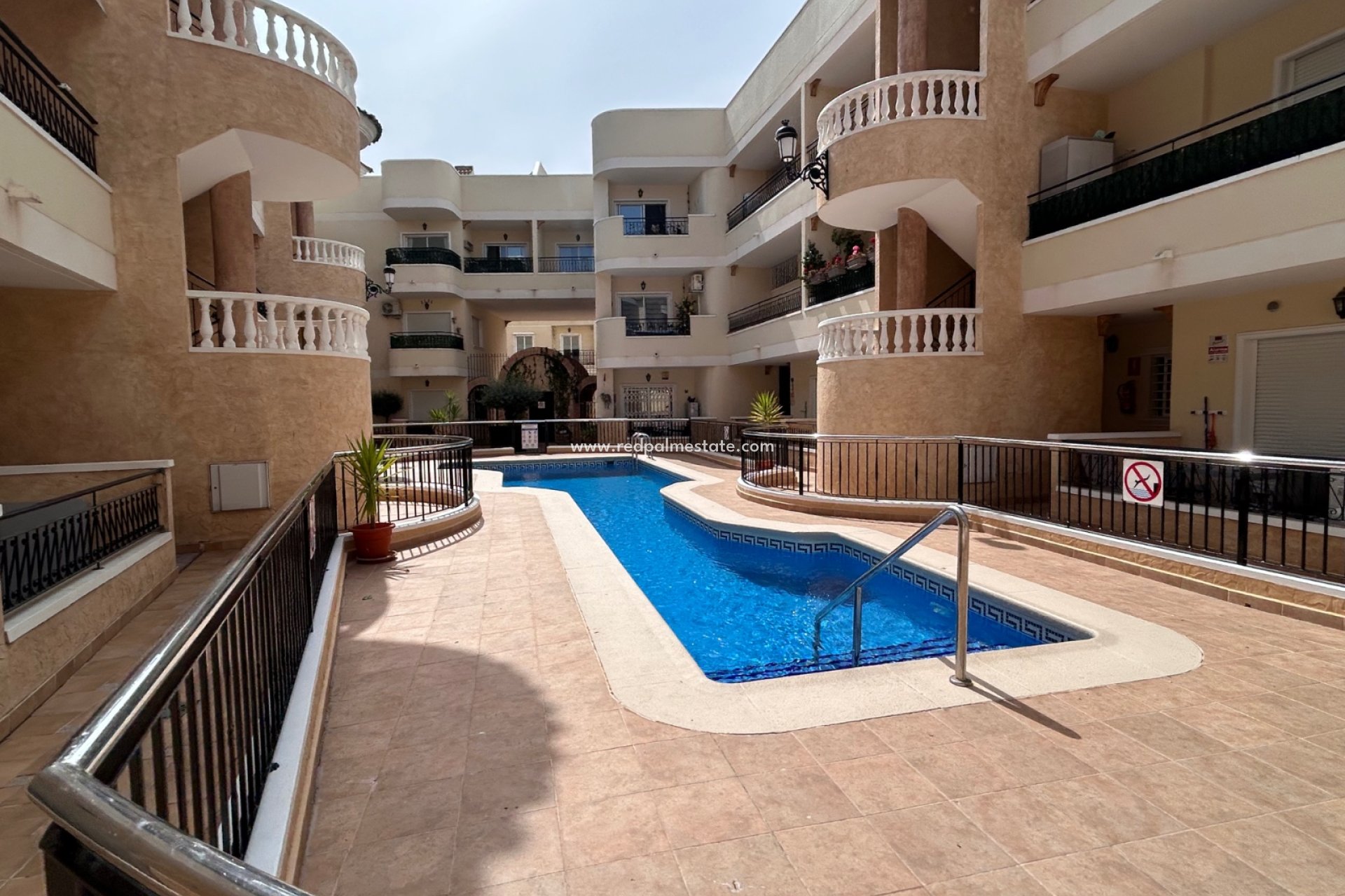 Resale - Apartments -
Jacarilla - Inland