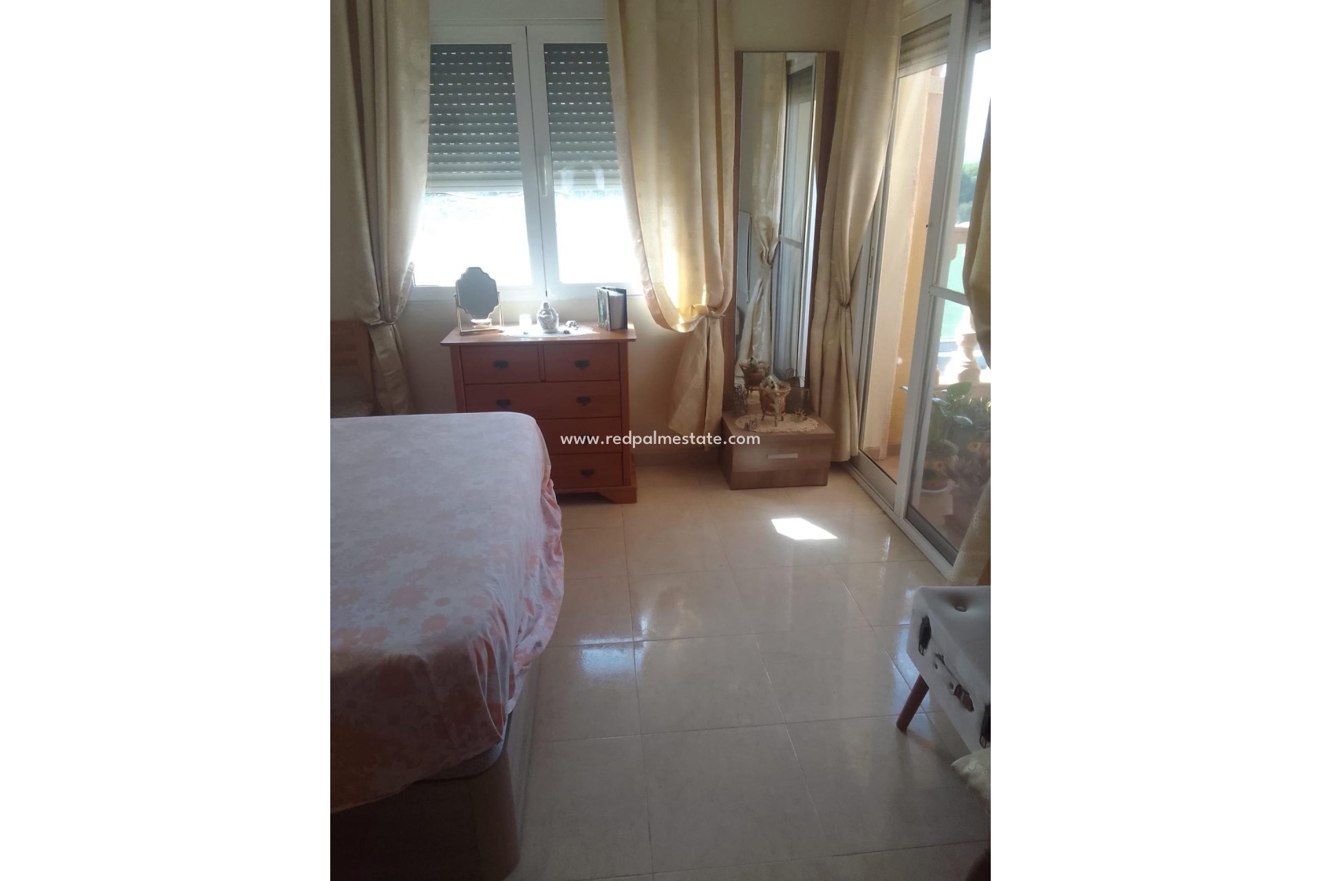 Resale - Apartments -
Jacarilla