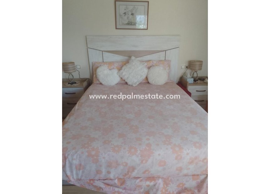 Resale - Apartments -
Jacarilla