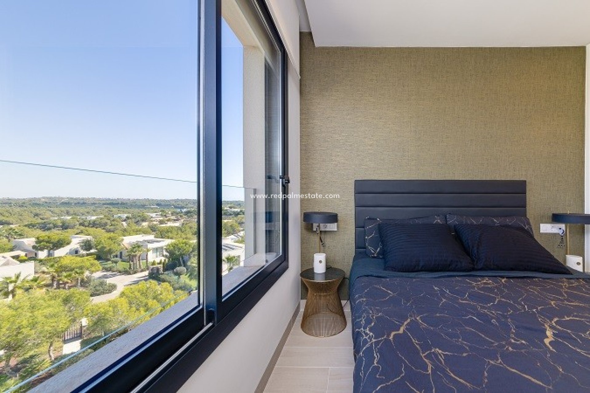 Resale - Apartments -
Las Colinas Golf - Las Colinas Golf Resort