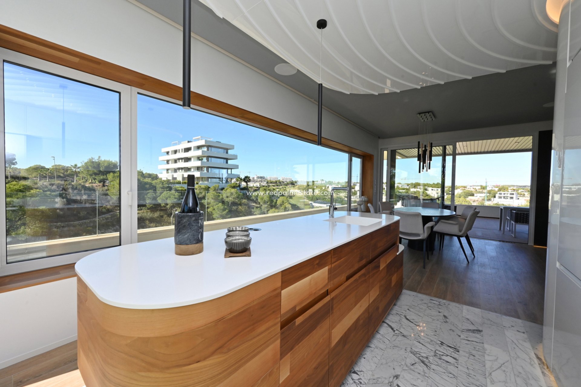 Resale - Apartments -
Las Colinas Golf