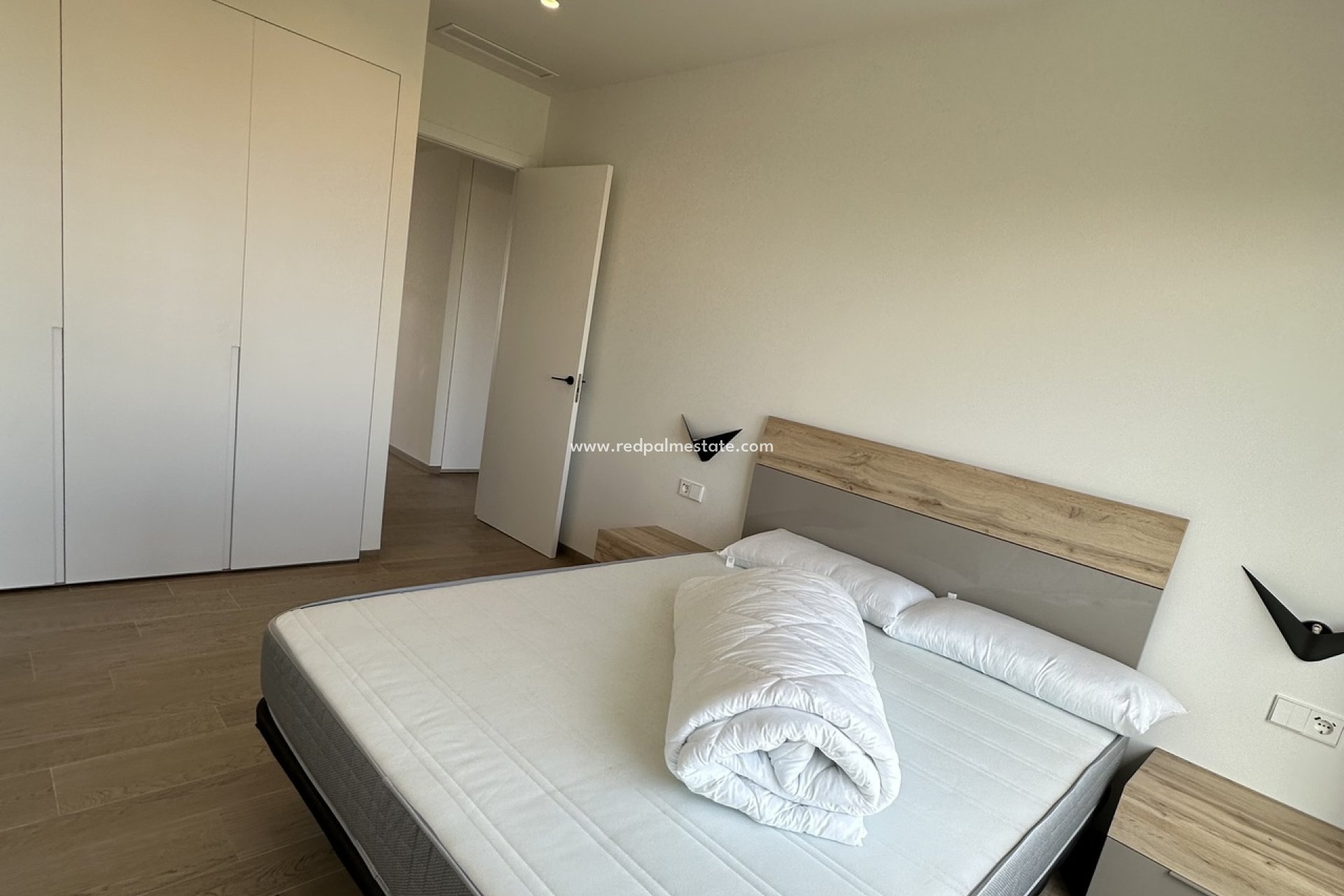 Resale - Apartments -
Las Colinas Golf