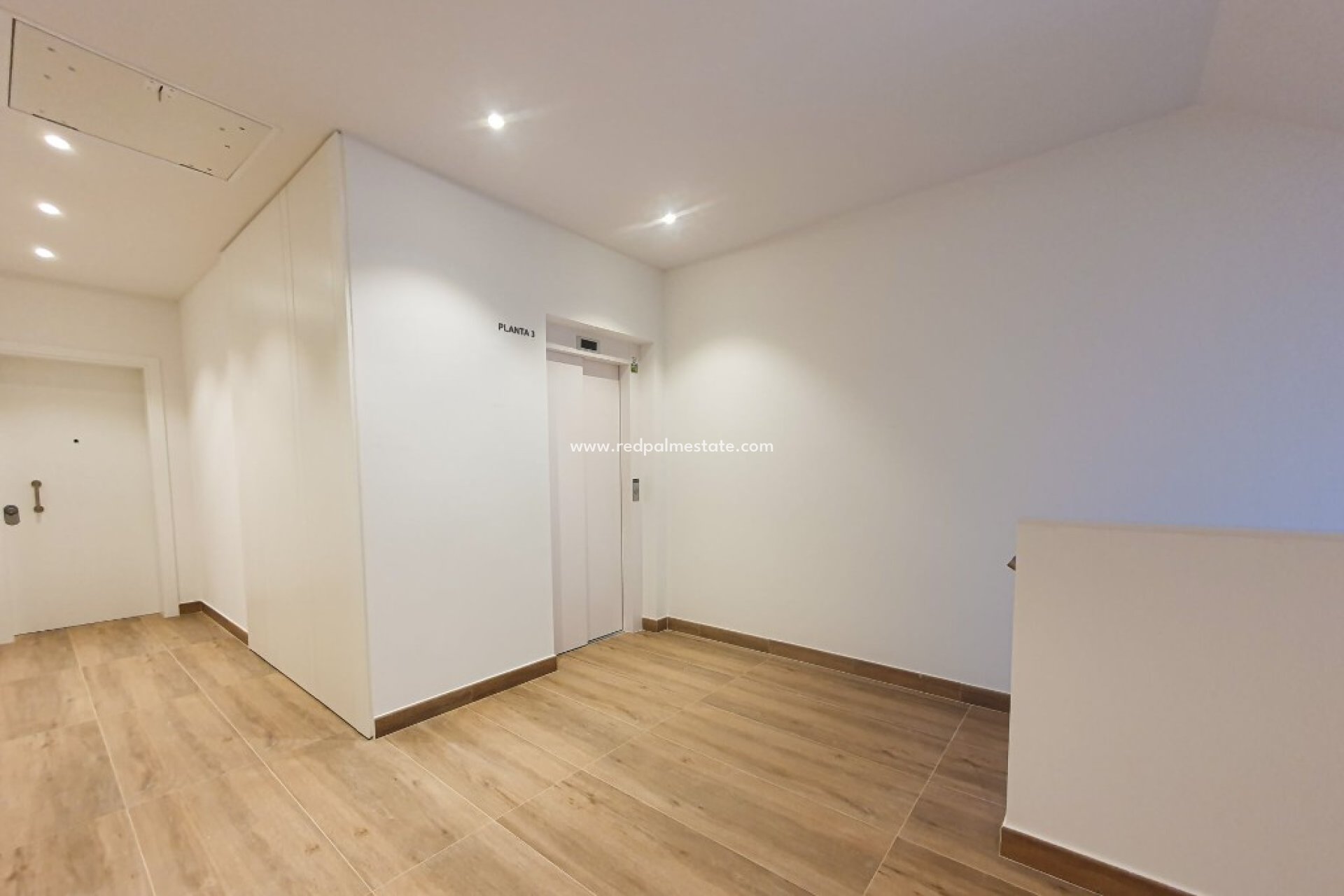 Resale - Apartments -
Las Colinas Golf