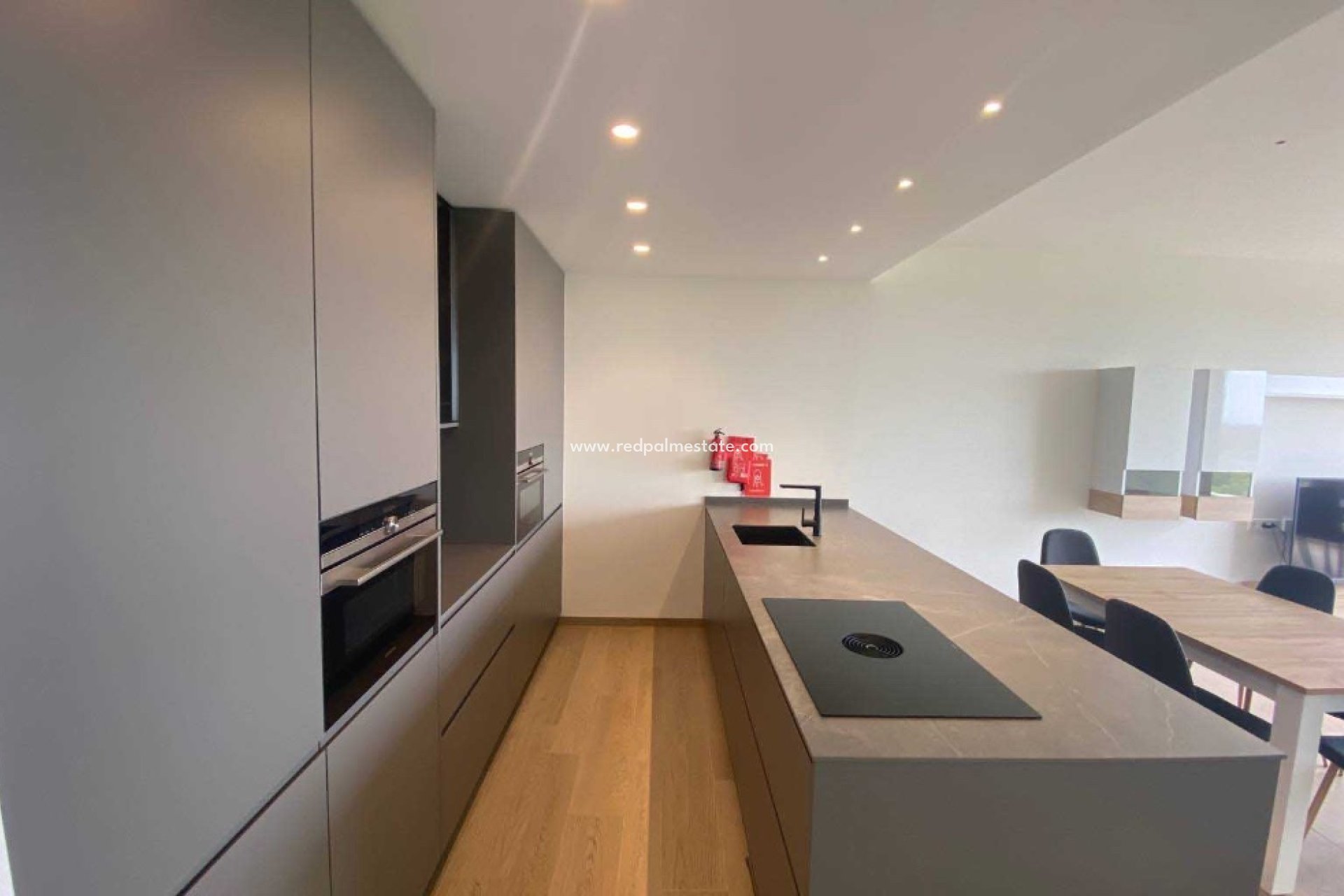 Resale - Apartments -
Las Colinas Golf