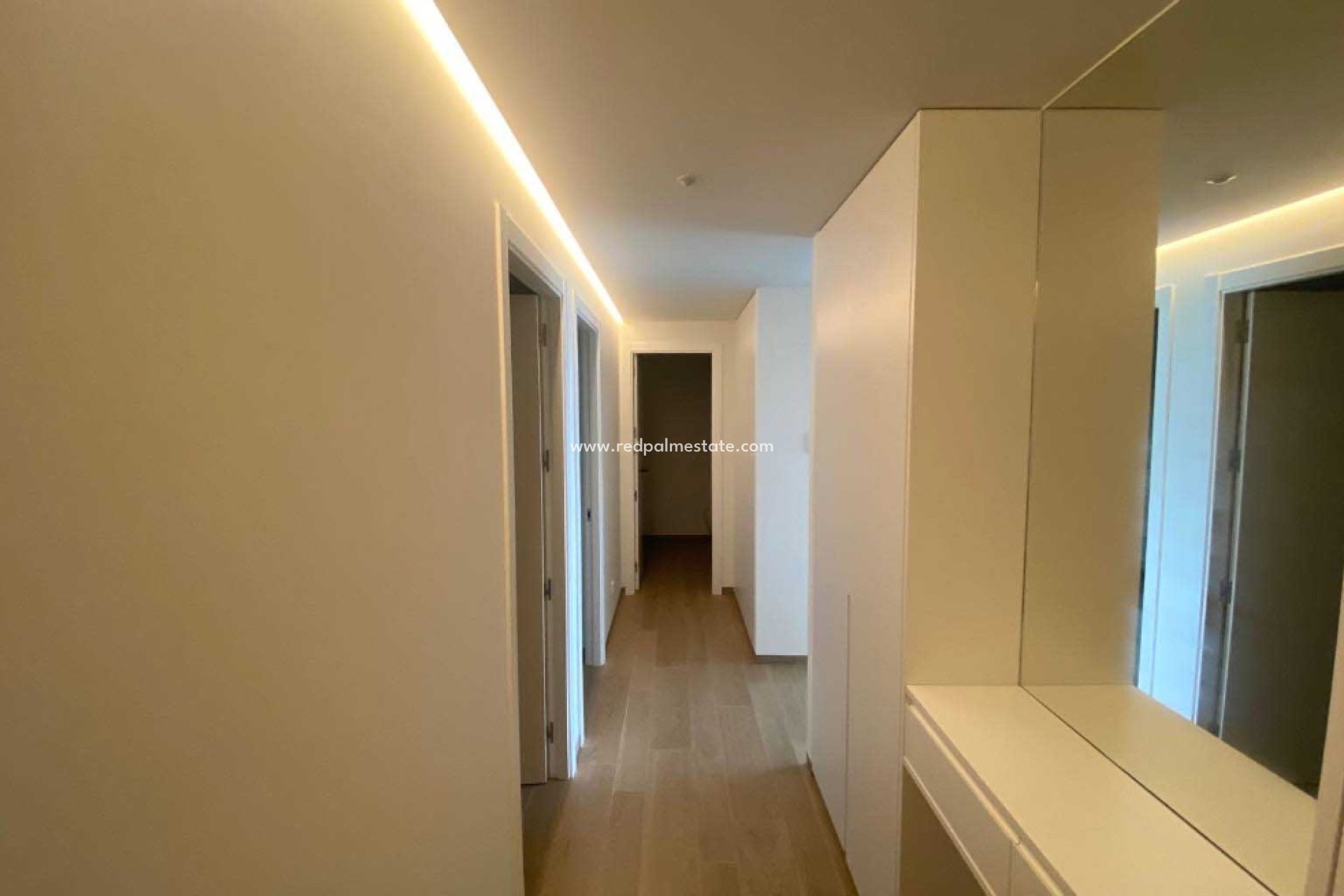 Resale - Apartments -
Las Colinas Golf