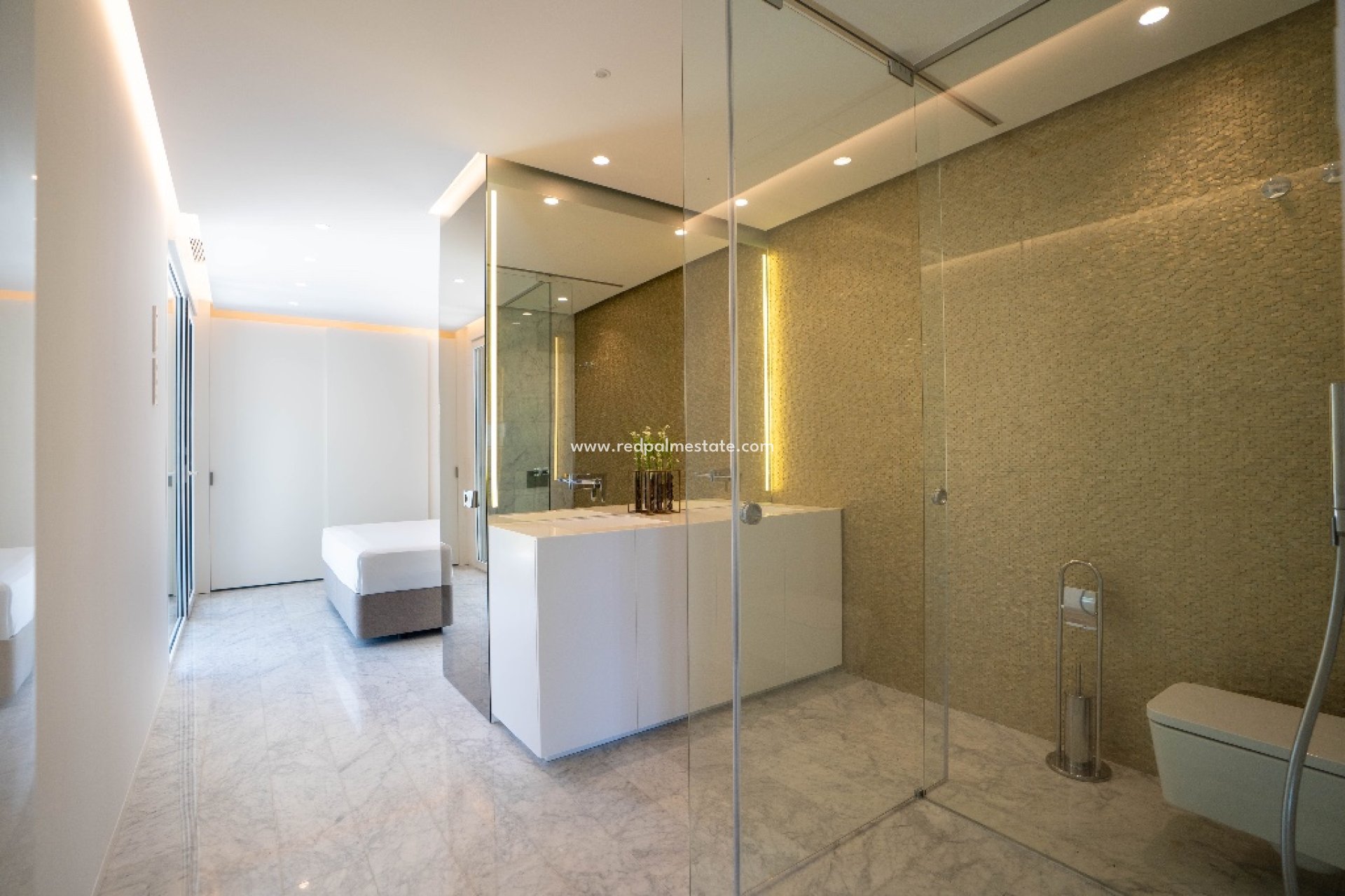 Resale - Apartments -
Las Colinas Golf