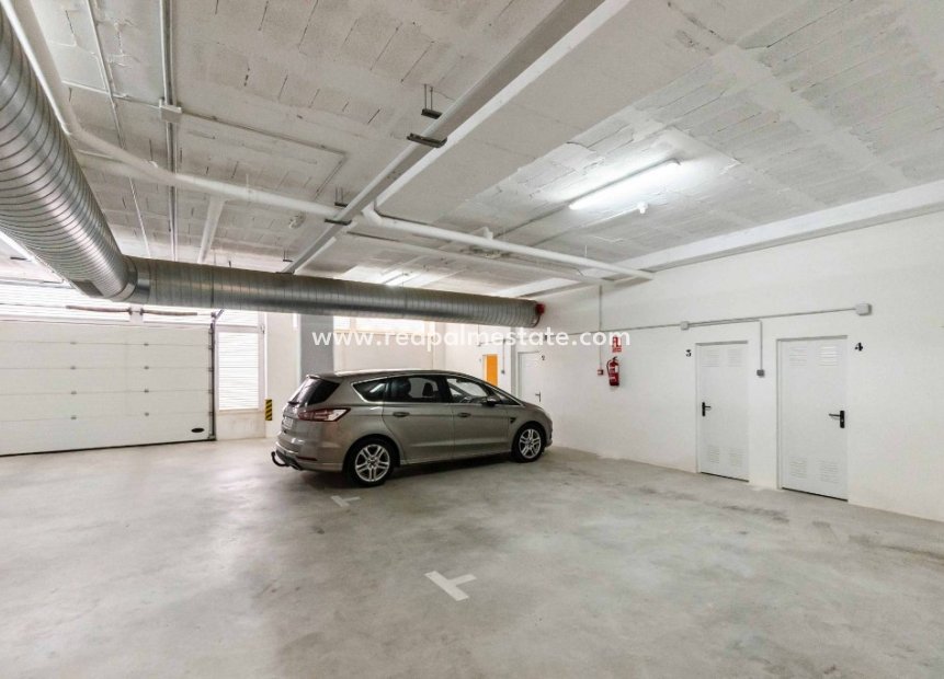 Resale - Apartments -
Las Colinas Golf