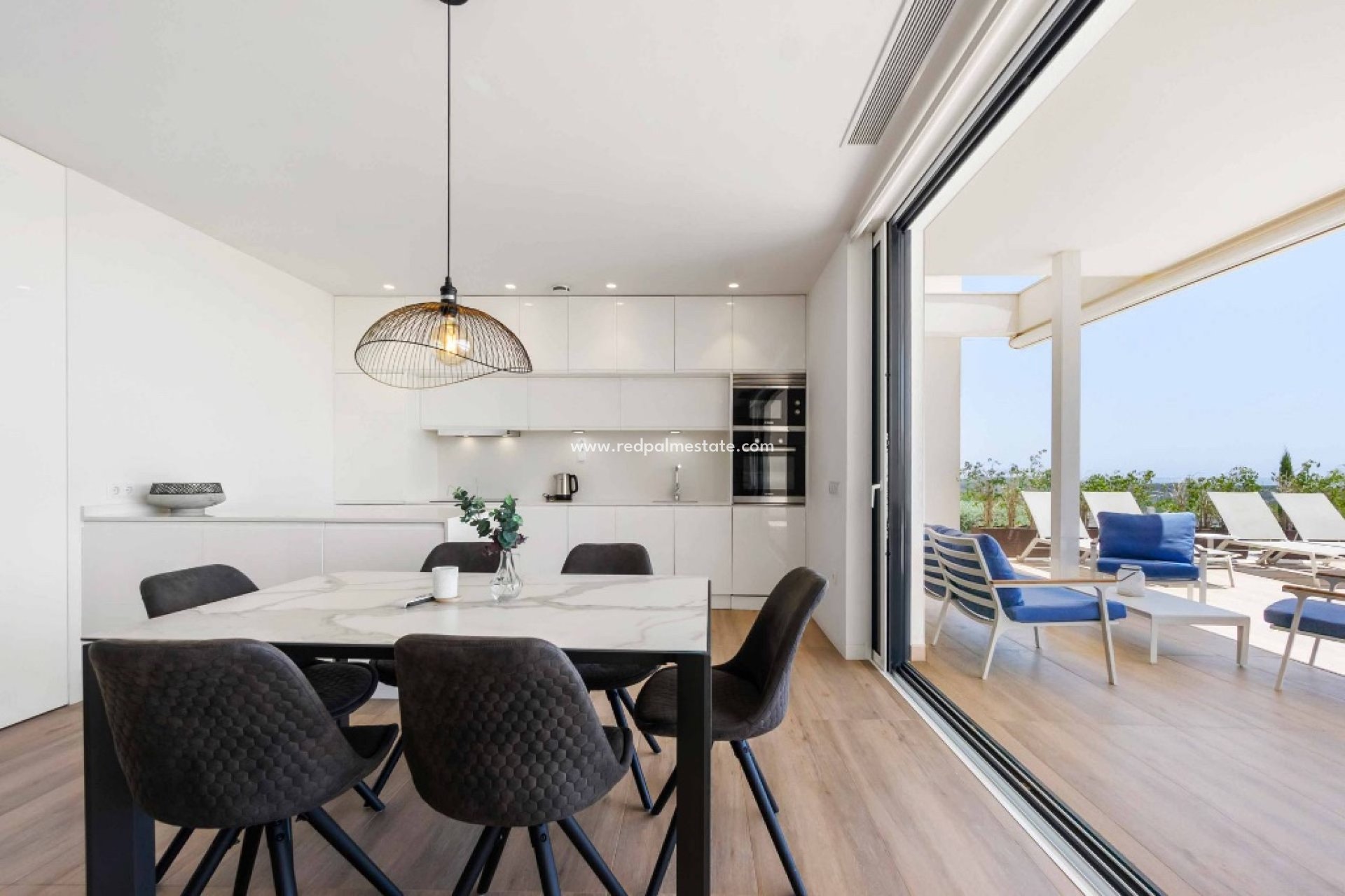 Resale - Apartments -
Las Colinas Golf