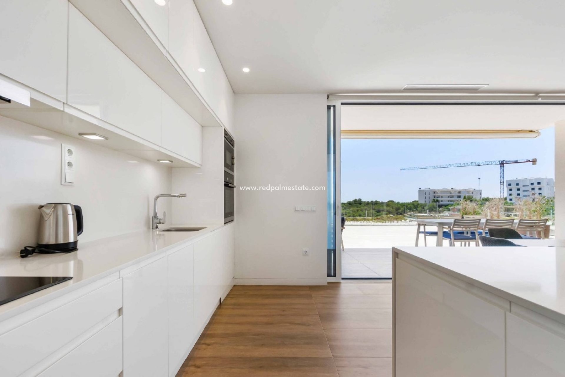 Resale - Apartments -
Las Colinas Golf