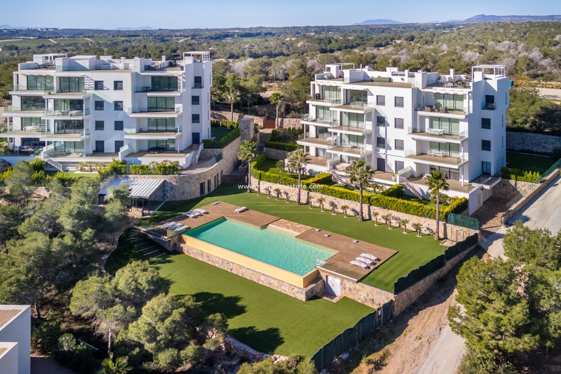 Resale - Apartments -
Las Colinas Golf