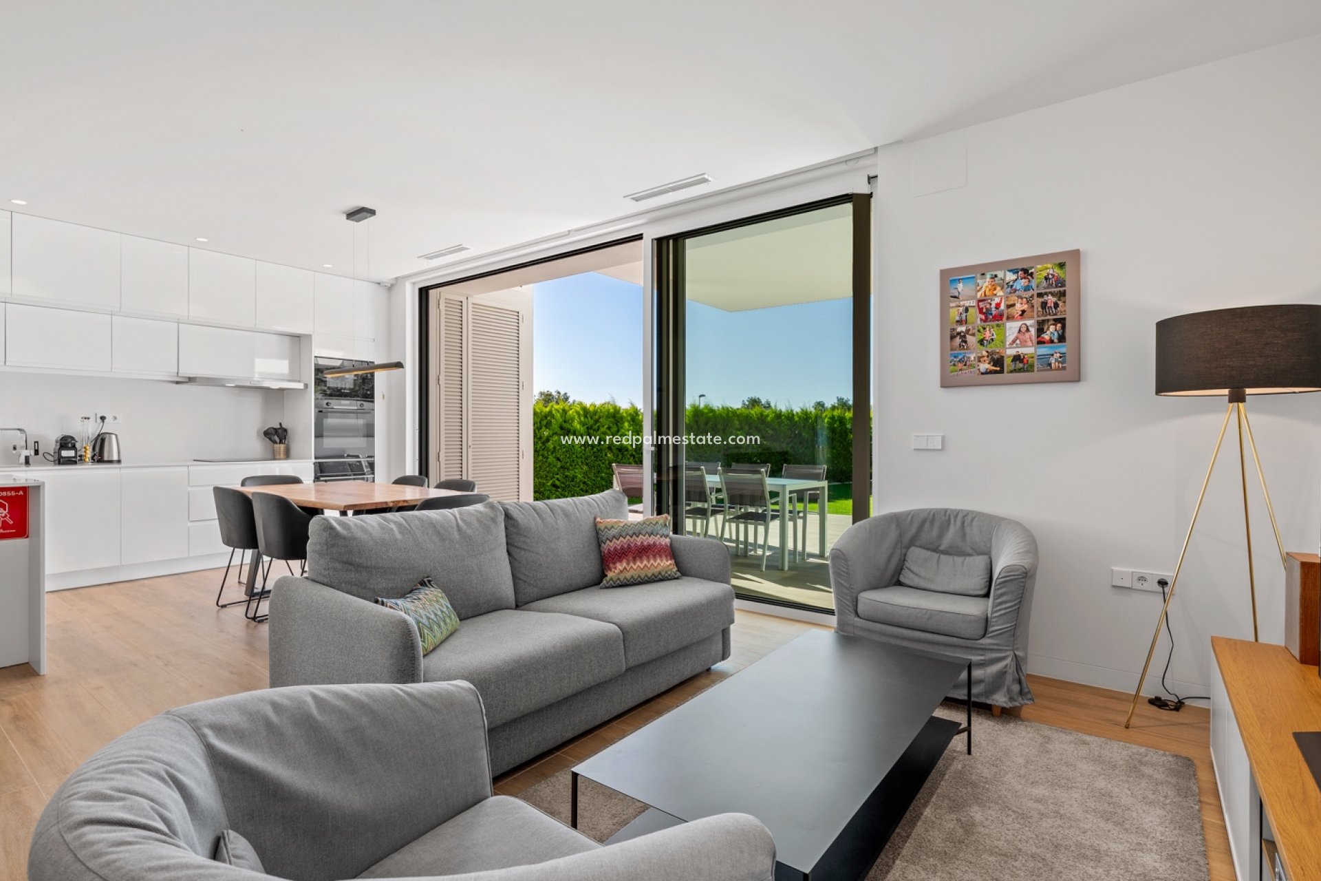 Resale - Apartments -
Las Colinas Golf