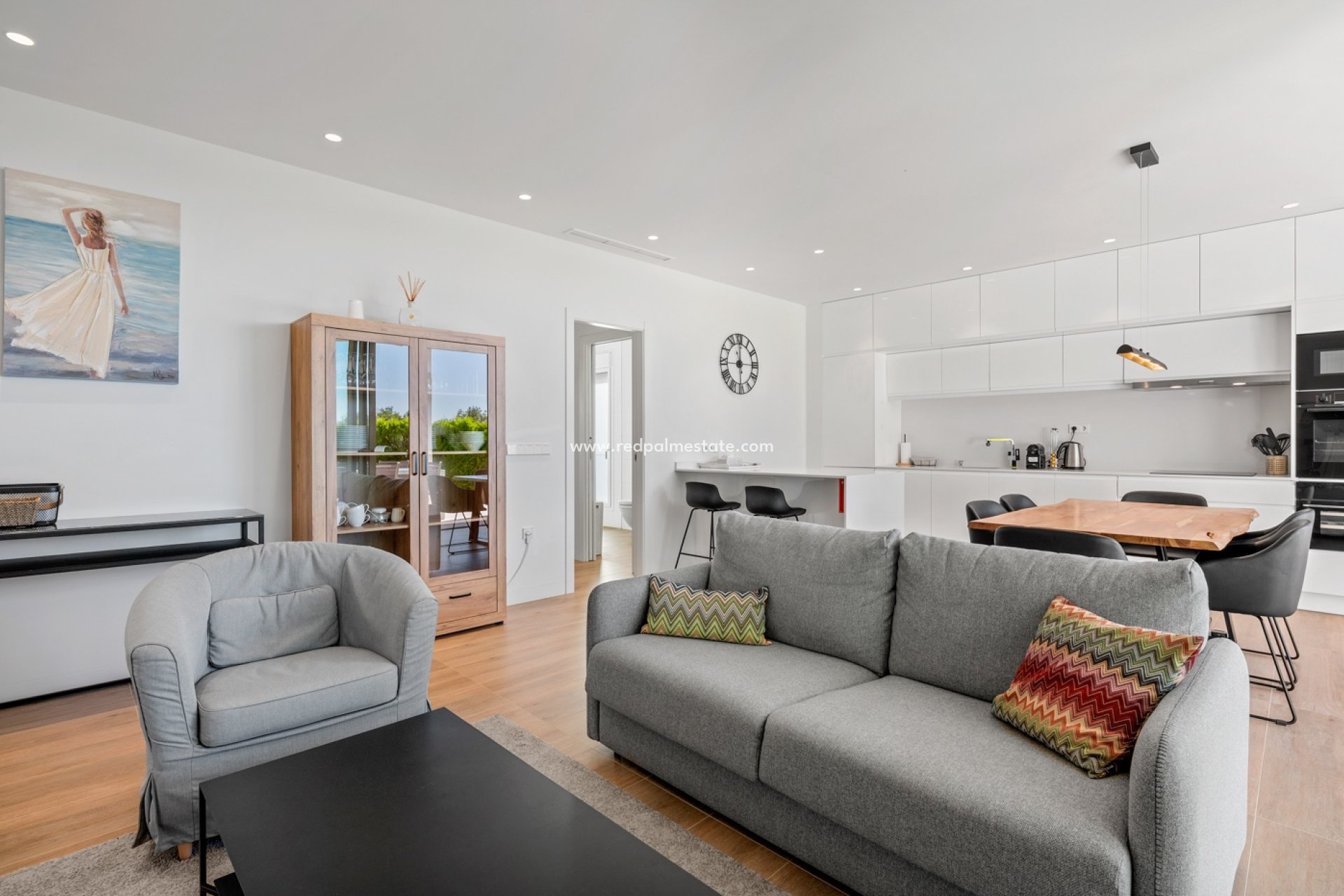 Resale - Apartments -
Las Colinas Golf