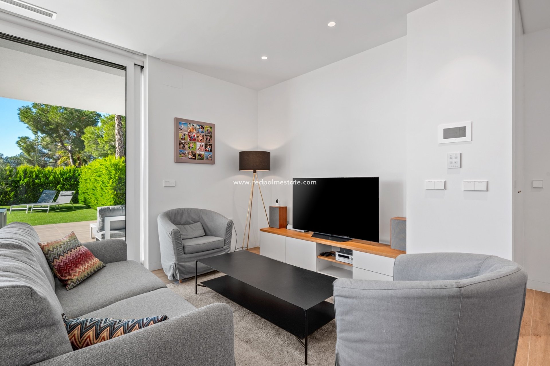 Resale - Apartments -
Las Colinas Golf