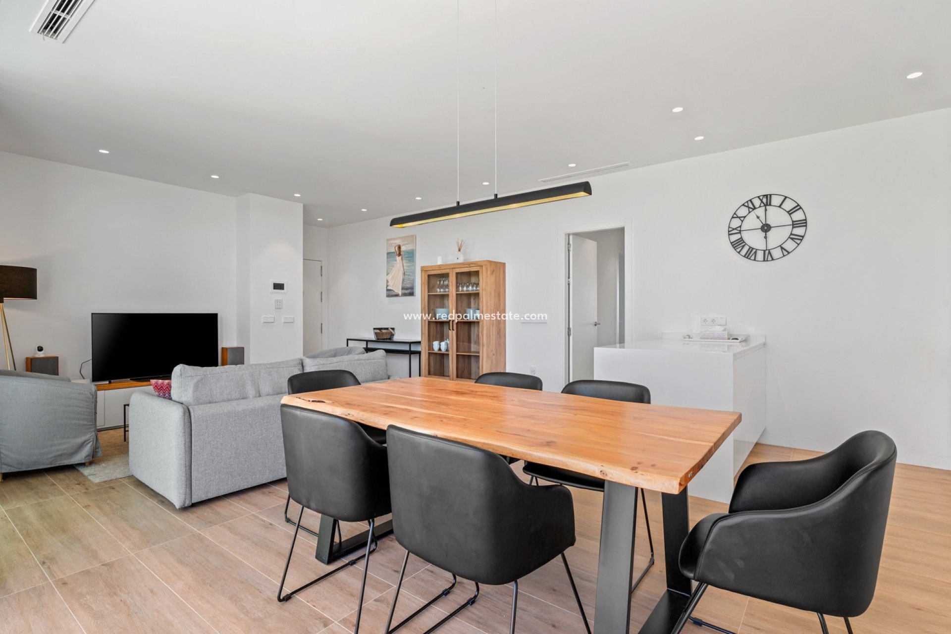 Resale - Apartments -
Las Colinas Golf