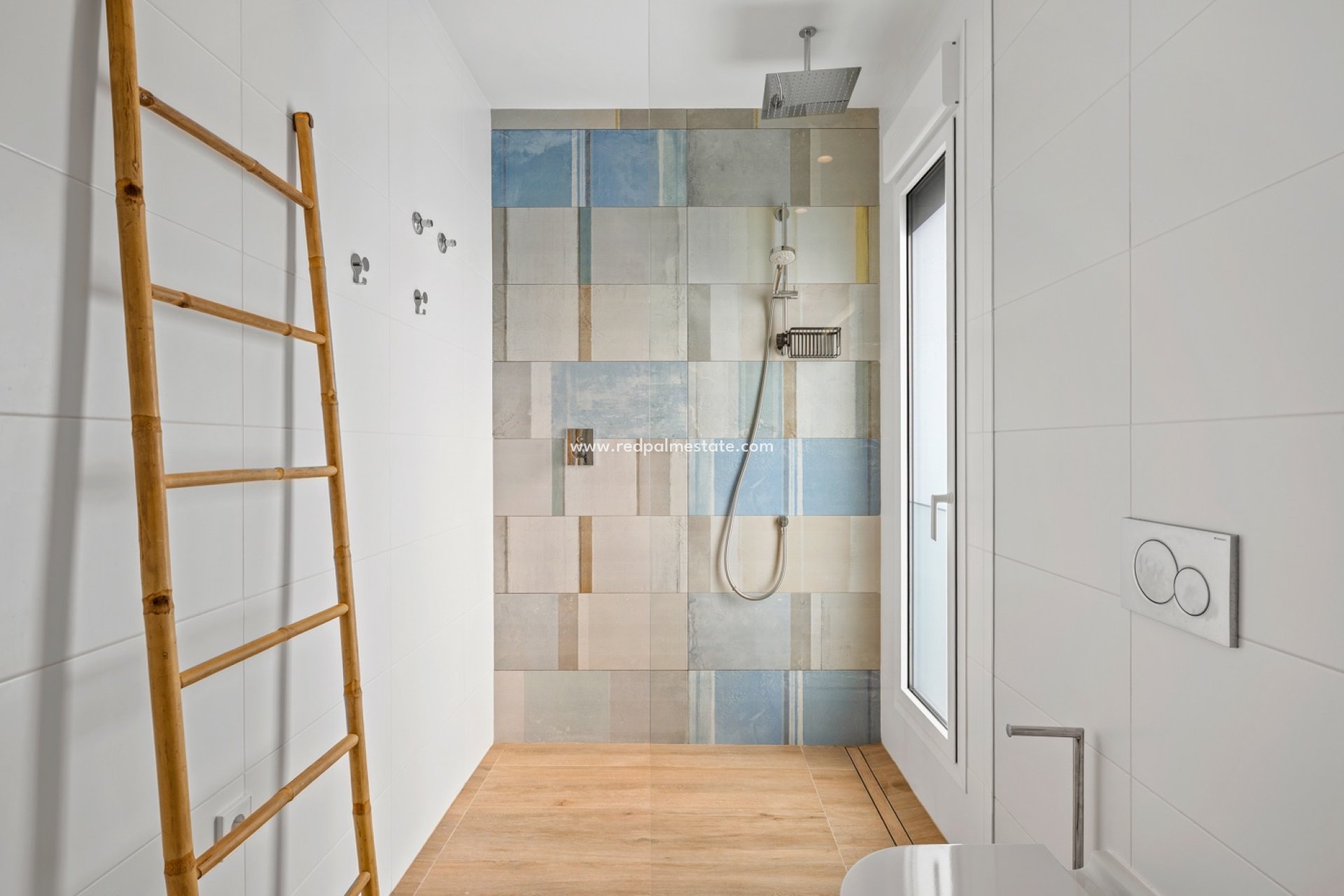 Resale - Apartments -
Las Colinas Golf