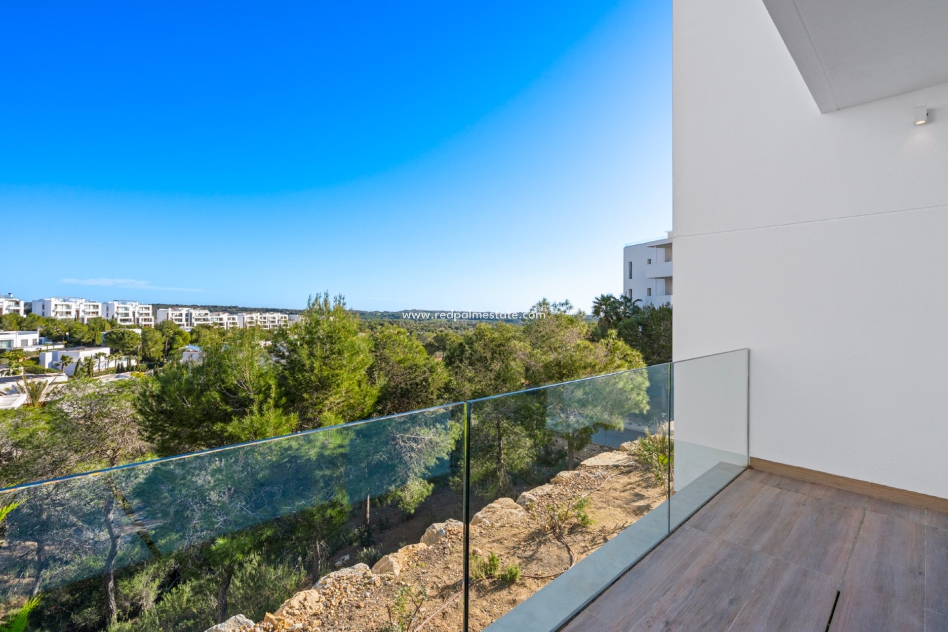 Resale - Apartments -
Las Colinas Golf