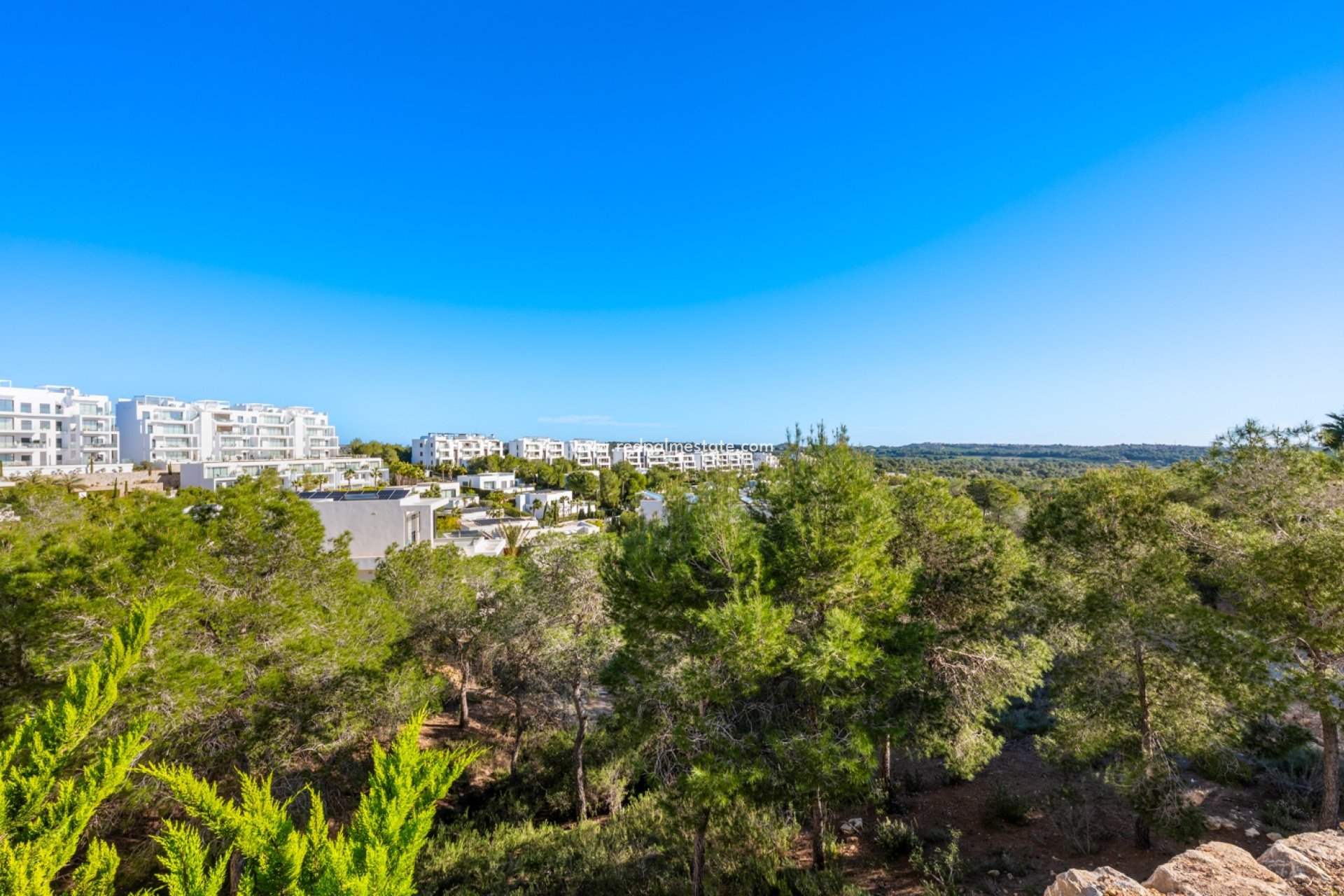 Resale - Apartments -
Las Colinas Golf