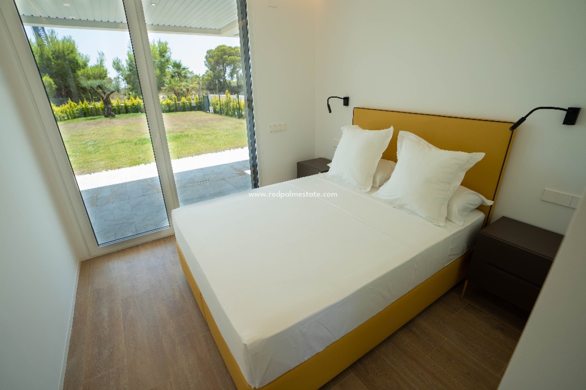 Resale - Apartments -
Las Colinas - Las Colinas Golf