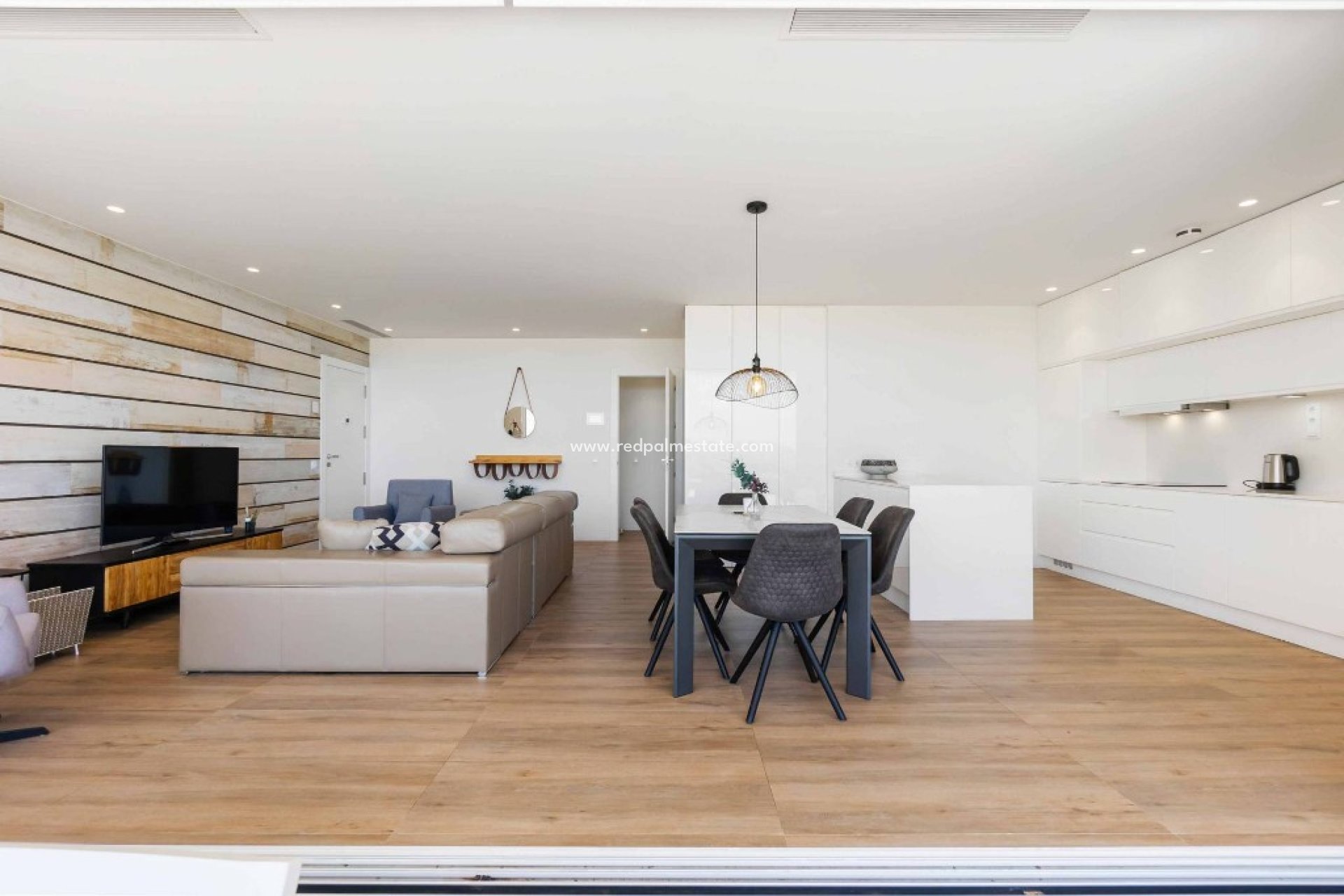 Resale - Apartments -
Las Colinas - Las Colinas Golf