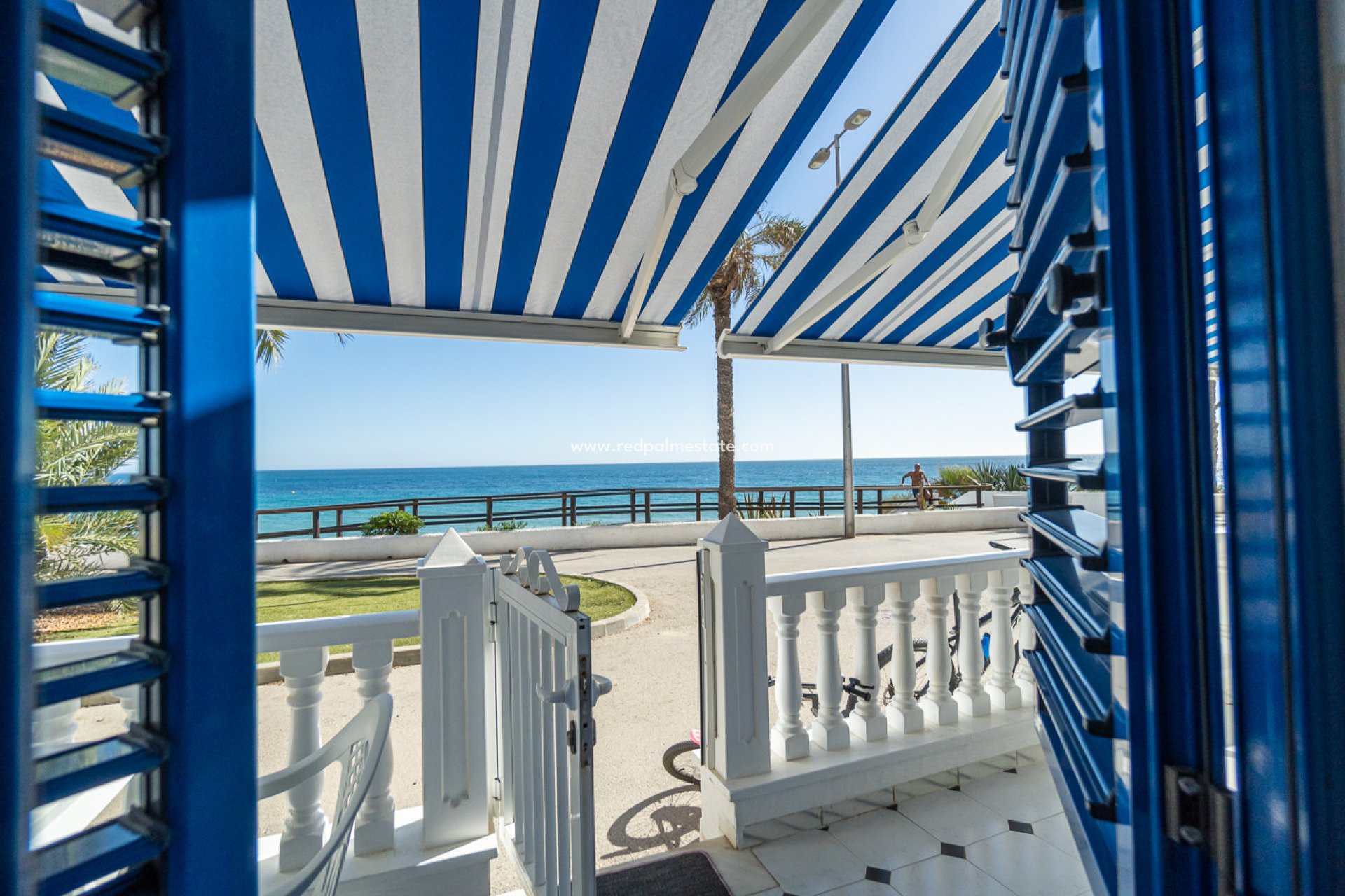 Resale - Apartments -
Mil Palmeras - Beach