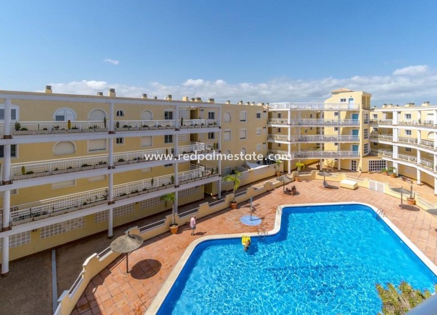 Resale - Apartments -
Orihuela Costa - Campoamor