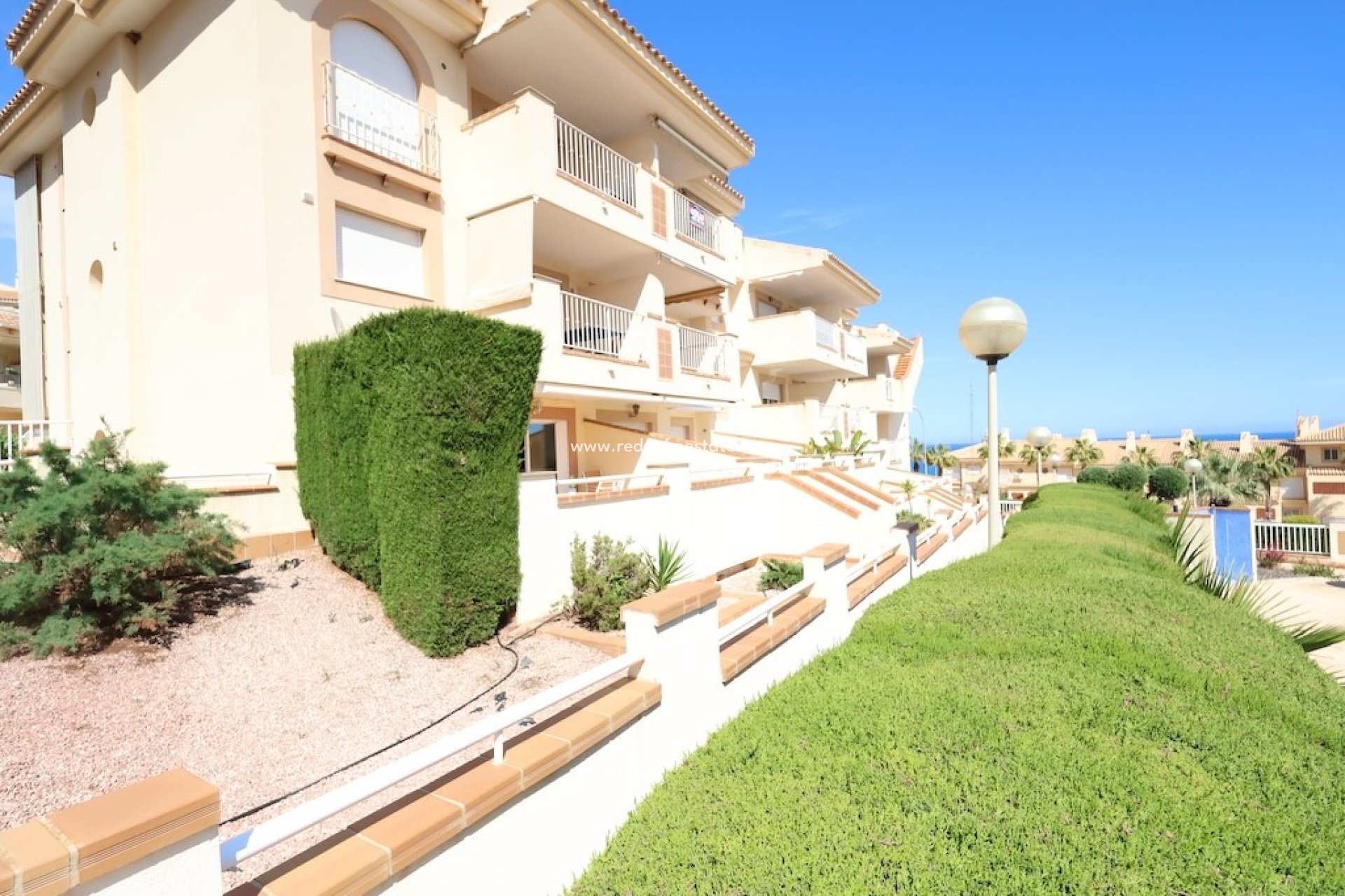 Resale - Apartments -
Orihuela Costa - Campoamor