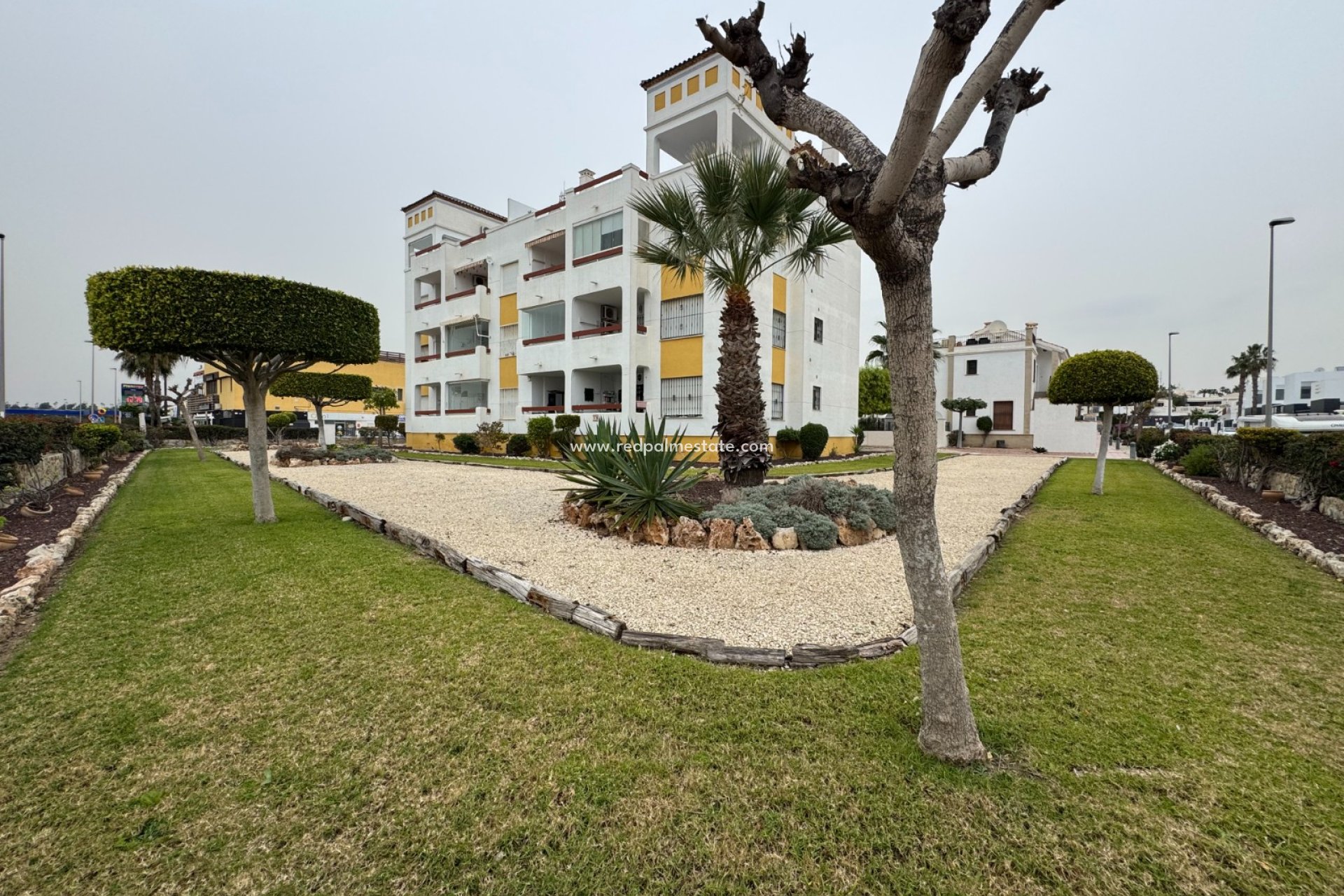 Resale - Apartments -
Orihuela Costa - Campoamor
