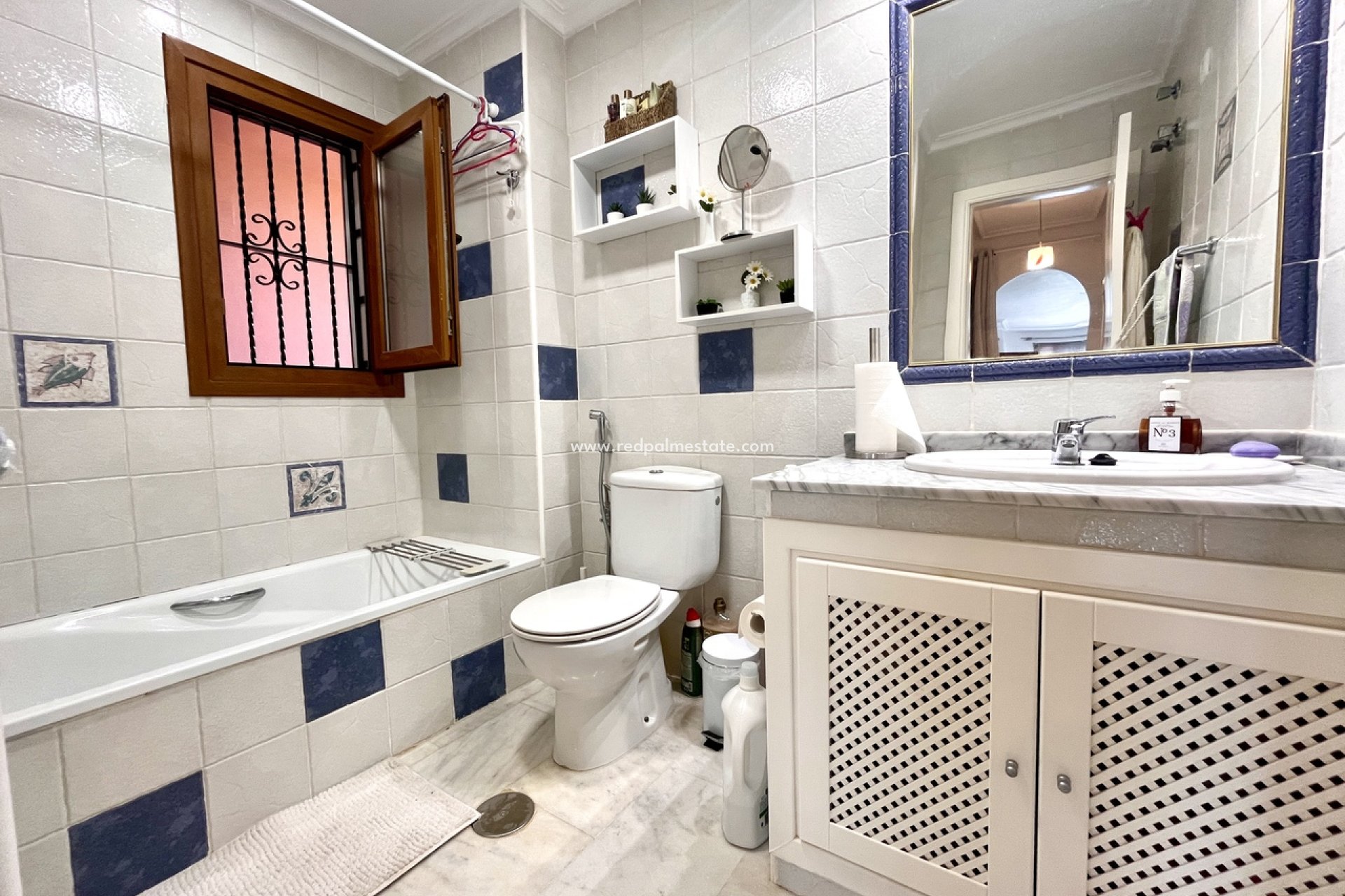 Resale - Apartments -
Orihuela Costa - Costa Blanca