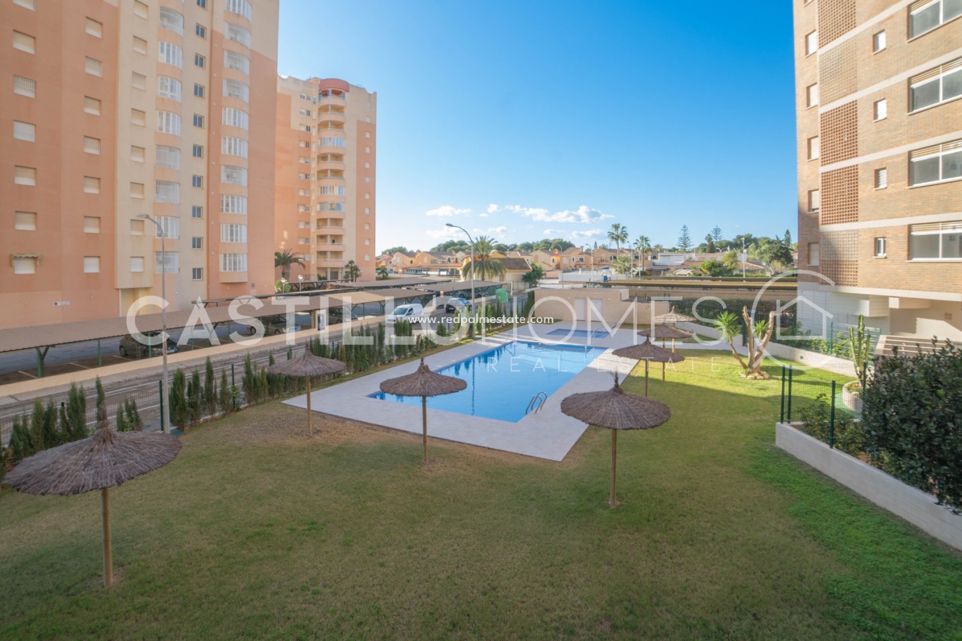 Resale - Apartments -
Orihuela Costa - Dehesa de campoamor
